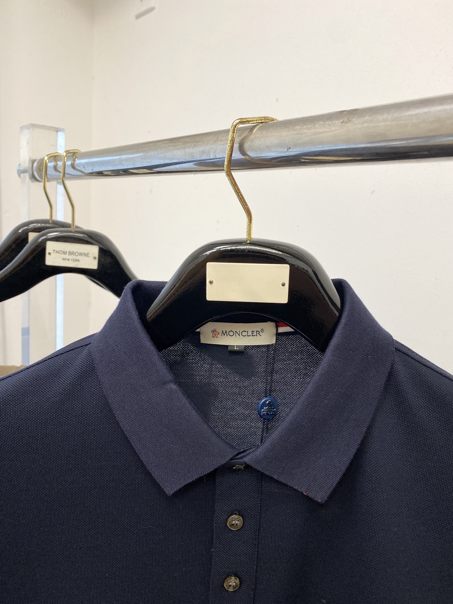 蒙口、2025最新款短袖T恤，帅气时尚，胸前设计凹凸字母logo，简约百搭款。面料棉 不仅挺括，保持潮流