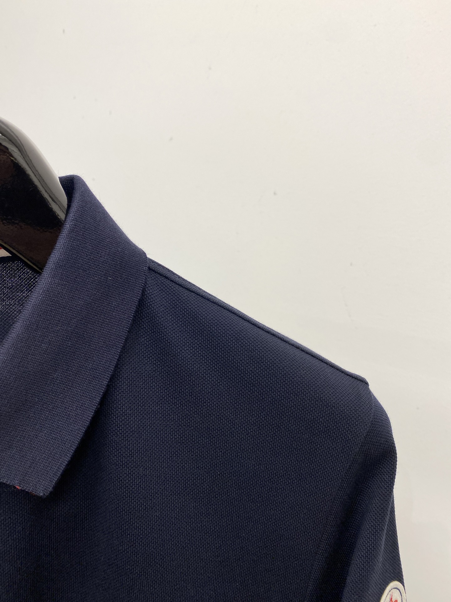 蒙口、2025最新款短袖T恤，帅气时尚，胸前设计凹凸字母logo，简约百搭款。面料棉 不仅挺括，保持潮流