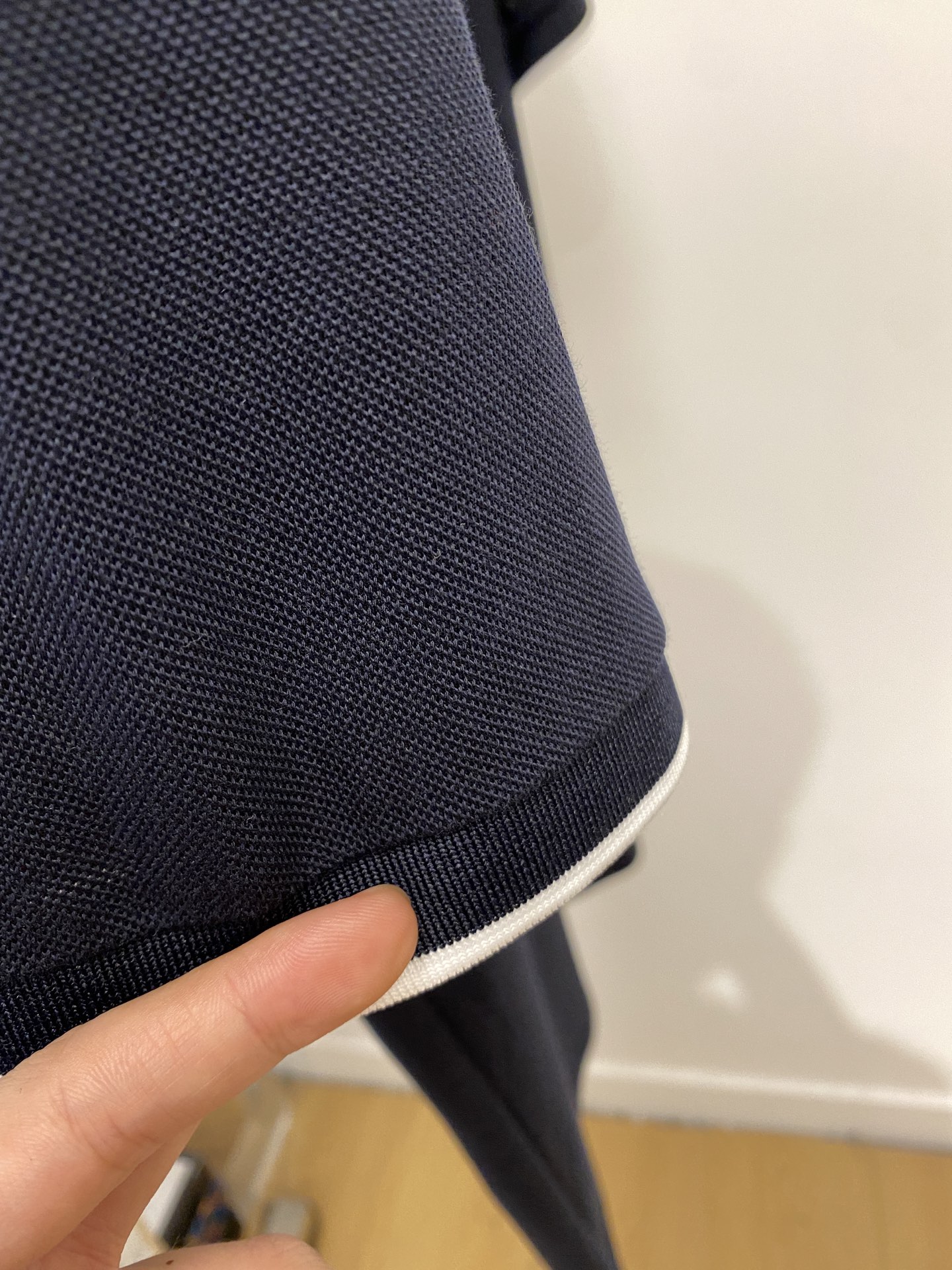 纪梵希、2025最新款短袖T恤，帅气时尚，胸前精致刺绣图案logo，简约百搭款。面料棉 不仅挺括，保持潮