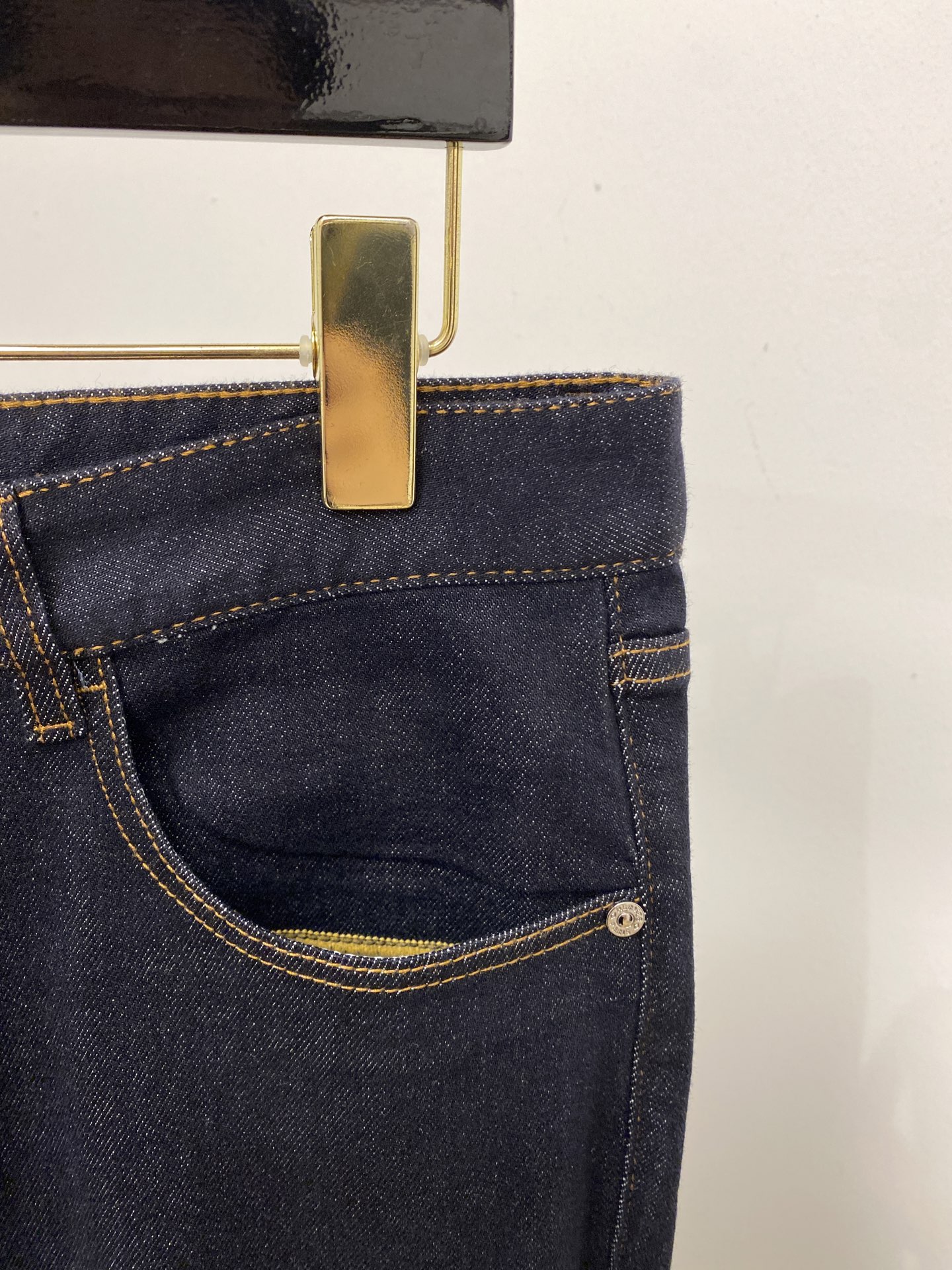 Emass 2025 Latest Products: Premium Water-Washed Jeans with Original Hardware Decorations - 图片 4