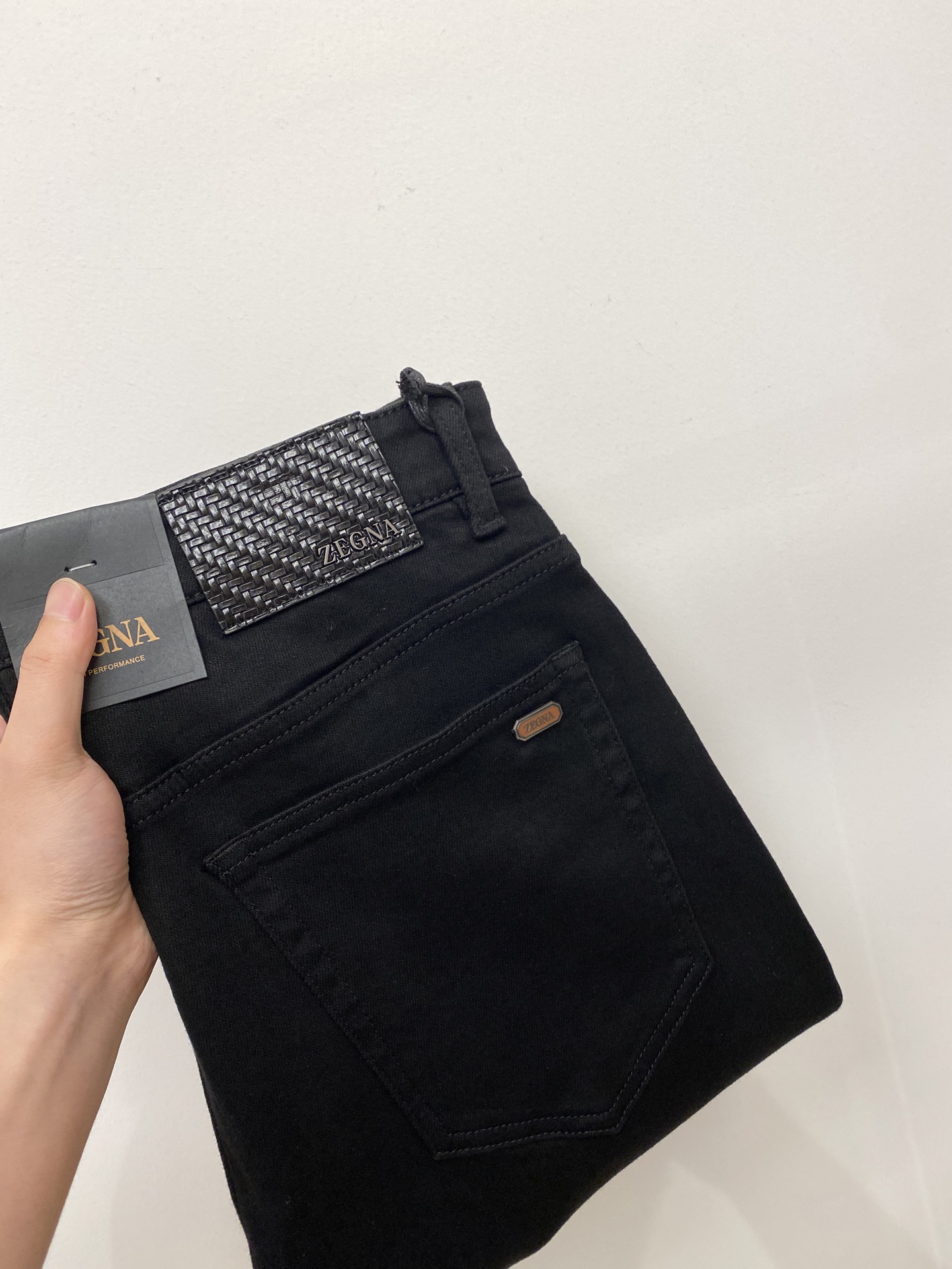 NO:478185,Jenia, 2025 latest products, special counters are available at the same time, original singles, washable casual jeans, imported original washable elastic fabric, comfortable and elastic, original hardware and auxiliary decorative logo, super positive style, extremely high grade, counter quality, fashionable and stylish upper body, 29-38, zegna, jeans, alexander wang19860909杰尼亚、2025最新品,专柜同步有售,原单狠货,水洗休闲牛仔裤,进口原版水洗弹力面料,舒适有弹性,原版五金辅料装饰logo,版型超正,档次极高,专柜品质,上身时尚有型,码数29-38,,zegna,jeans,alexander wang,Men's clothing