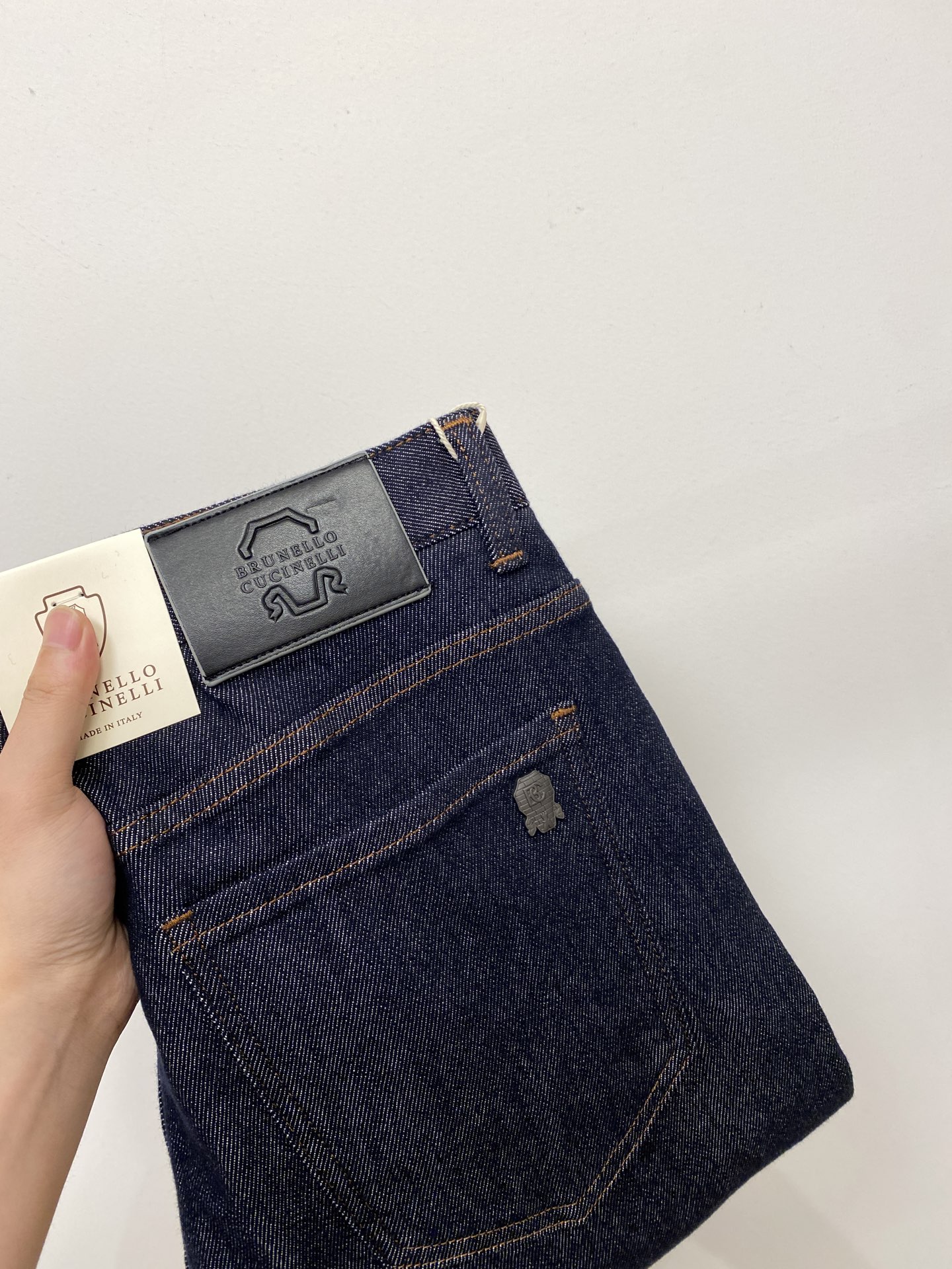 Brumello Cucinelli 2025 Products: Cabinets, Jeans, Water-Washing Fabric, Hardware Logo, Top-Fashion Style