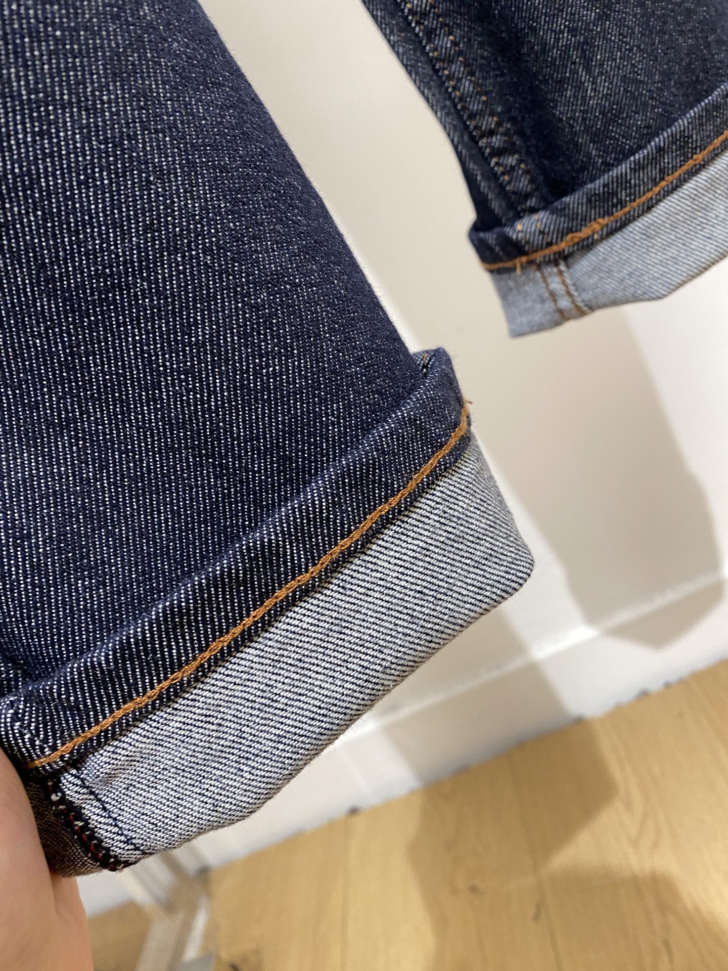 Brumello Cucinelli 2025 Products: Cabinets, Jeans, Water-Washing Fabric, Hardware Logo, Top-Fashion Style - 图片 7