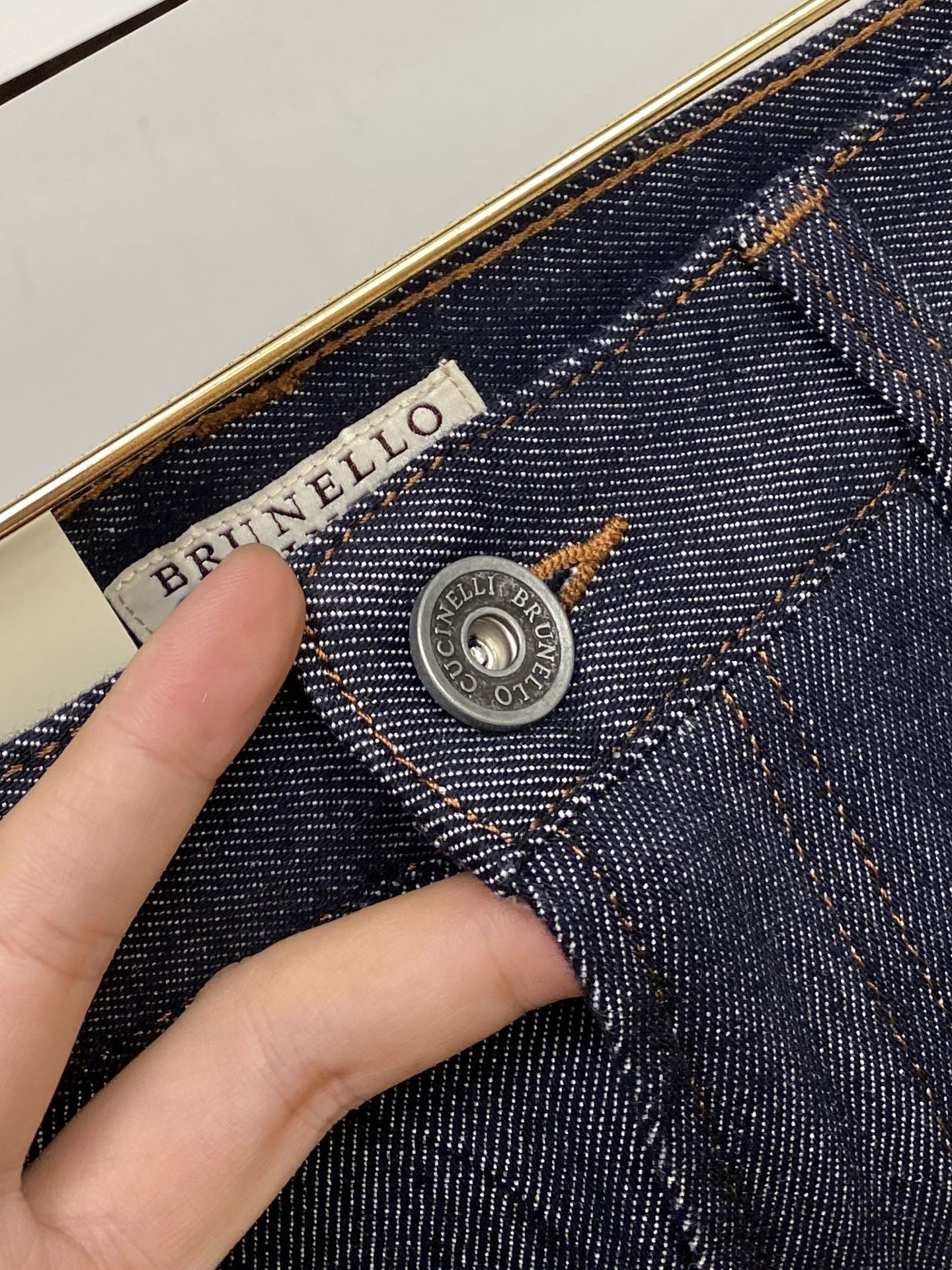 Brumello Cucinelli 2025 Products: Cabinets, Jeans, Water-Washing Fabric, Hardware Logo, Top-Fashion Style - 图片 6