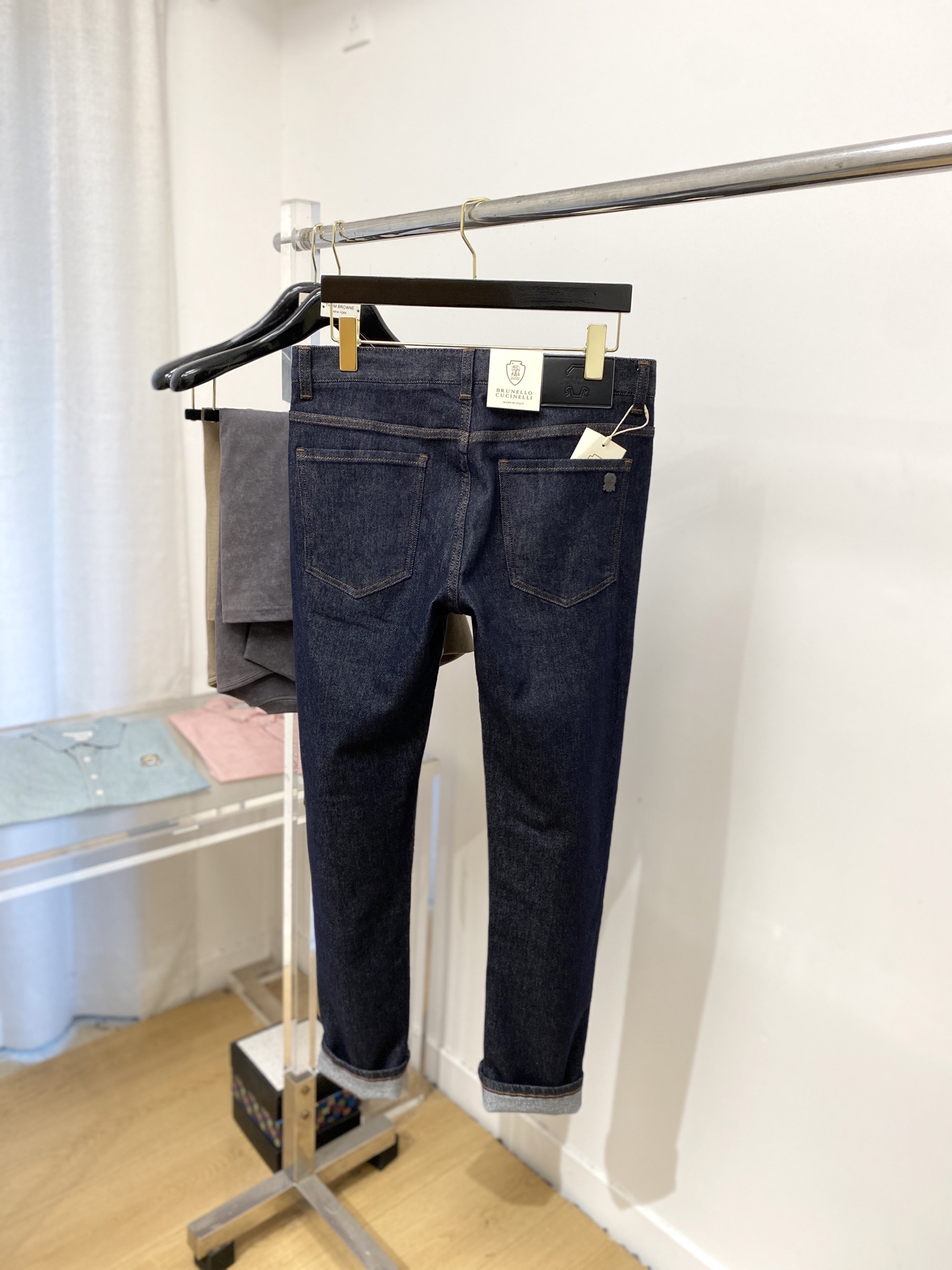 Brumello Cucinelli 2025 Products: Cabinets, Jeans, Water-Washing Fabric, Hardware Logo, Top-Fashion Style - 图片 9