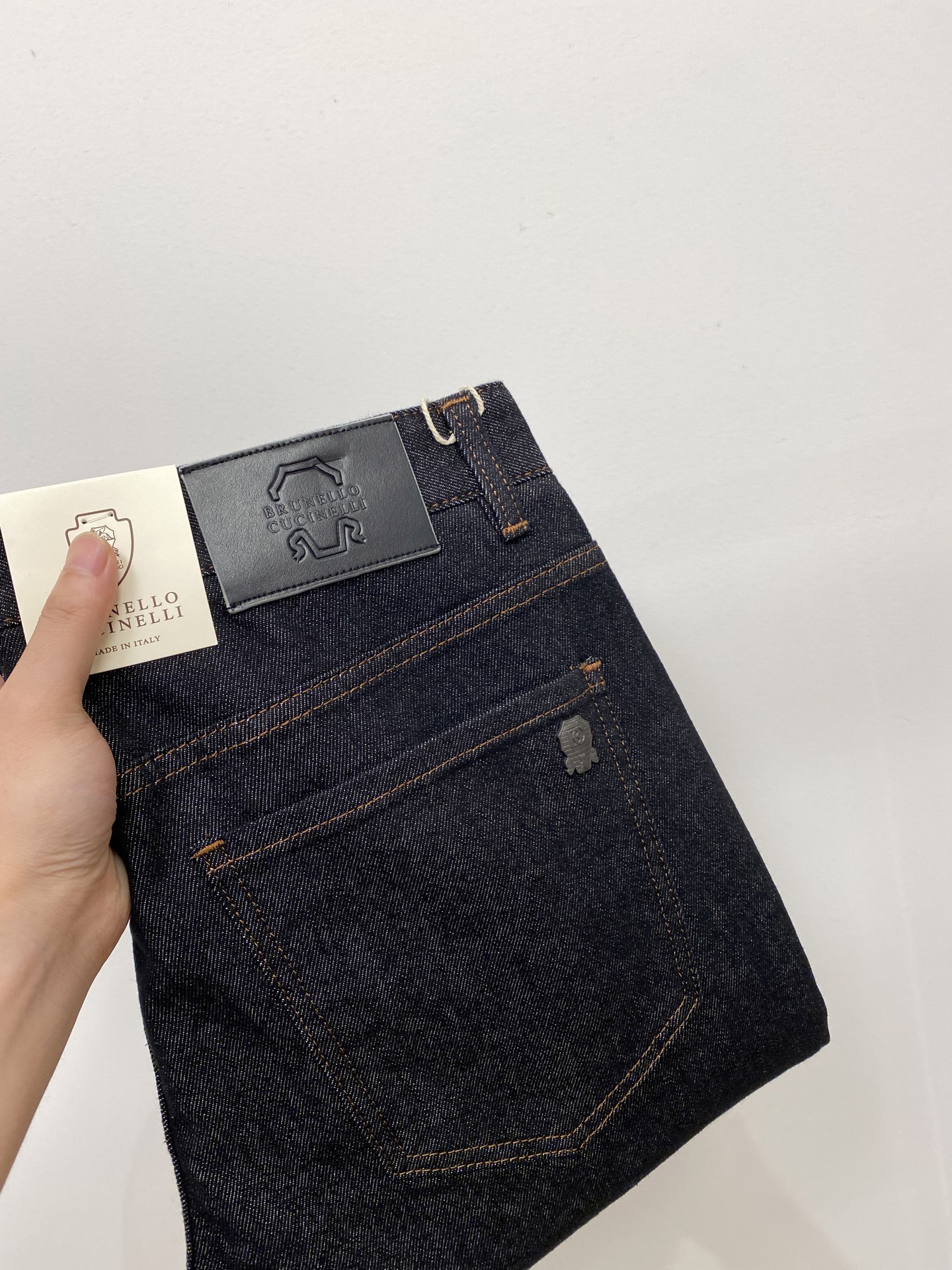 Brumello Cucinelli 2025: Latest Cabinets, Water-Washed Jeans, Top-Fashion Style, Original Fabric.