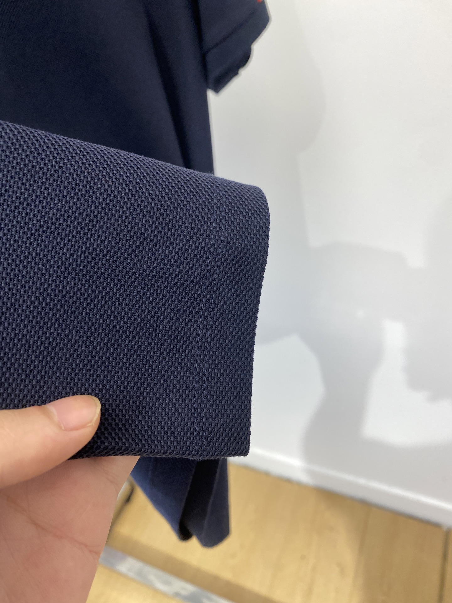 迪奥、2025最新款短袖T恤，帅气时尚，简约百搭款。面料棉 不仅挺括，保持潮流的廓形，又穿着舒适，纱织更