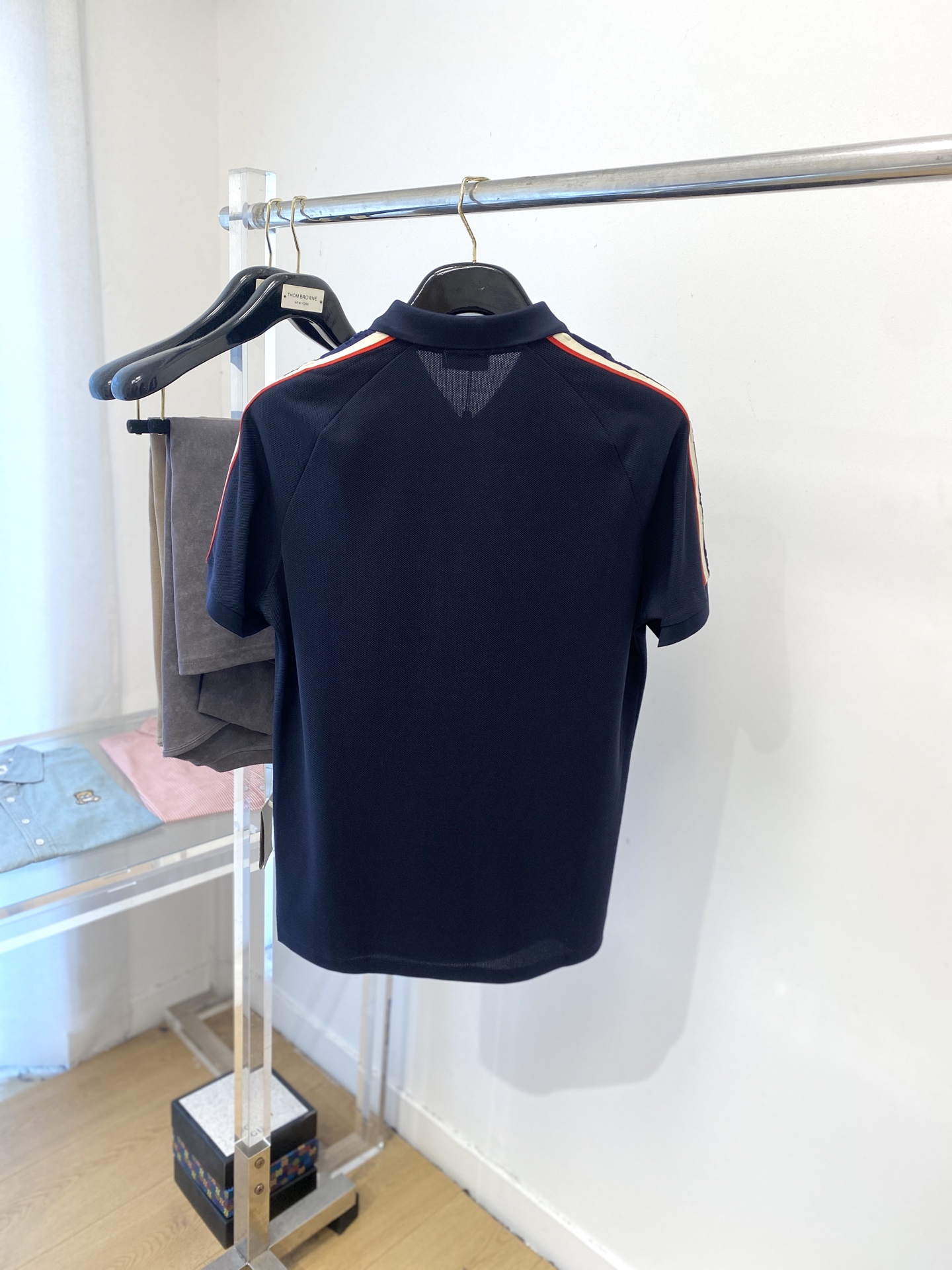 迪奥、2025最新款短袖T恤，帅气时尚，简约百搭款。面料棉 不仅挺括，保持潮流的廓形，又穿着舒适，纱织更