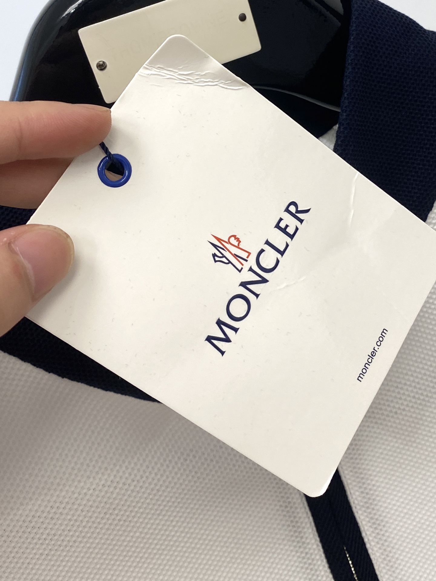 蒙口、2025最新款短袖T恤，帅气时尚，胸前刺绣装饰图案logo，简约百搭款。面料棉 不仅挺括，保持潮流