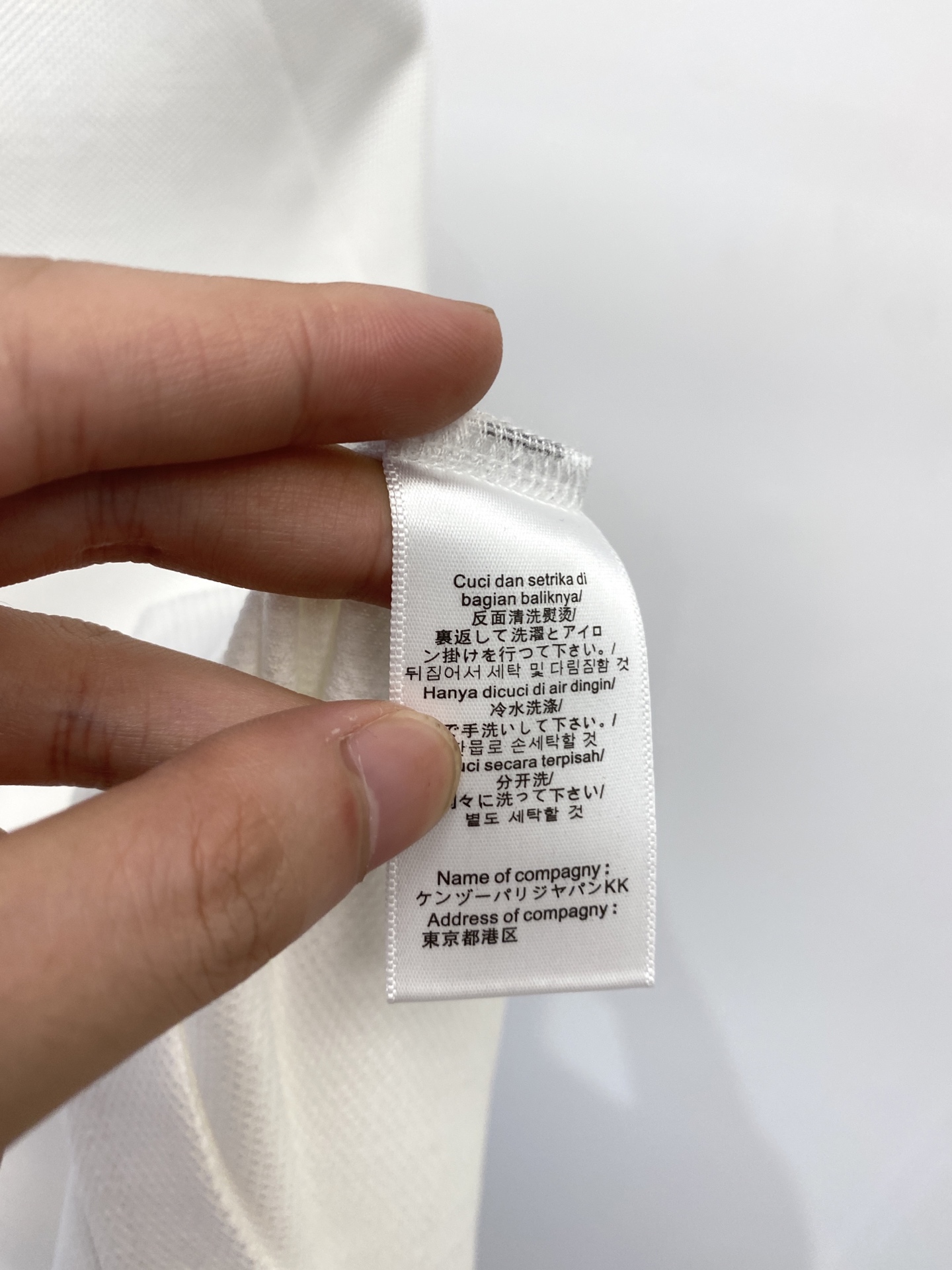 蒙口、2025最新款短袖T恤，帅气时尚，胸前刺绣装饰图案logo，简约百搭款。面料棉 不仅挺括，保持潮流