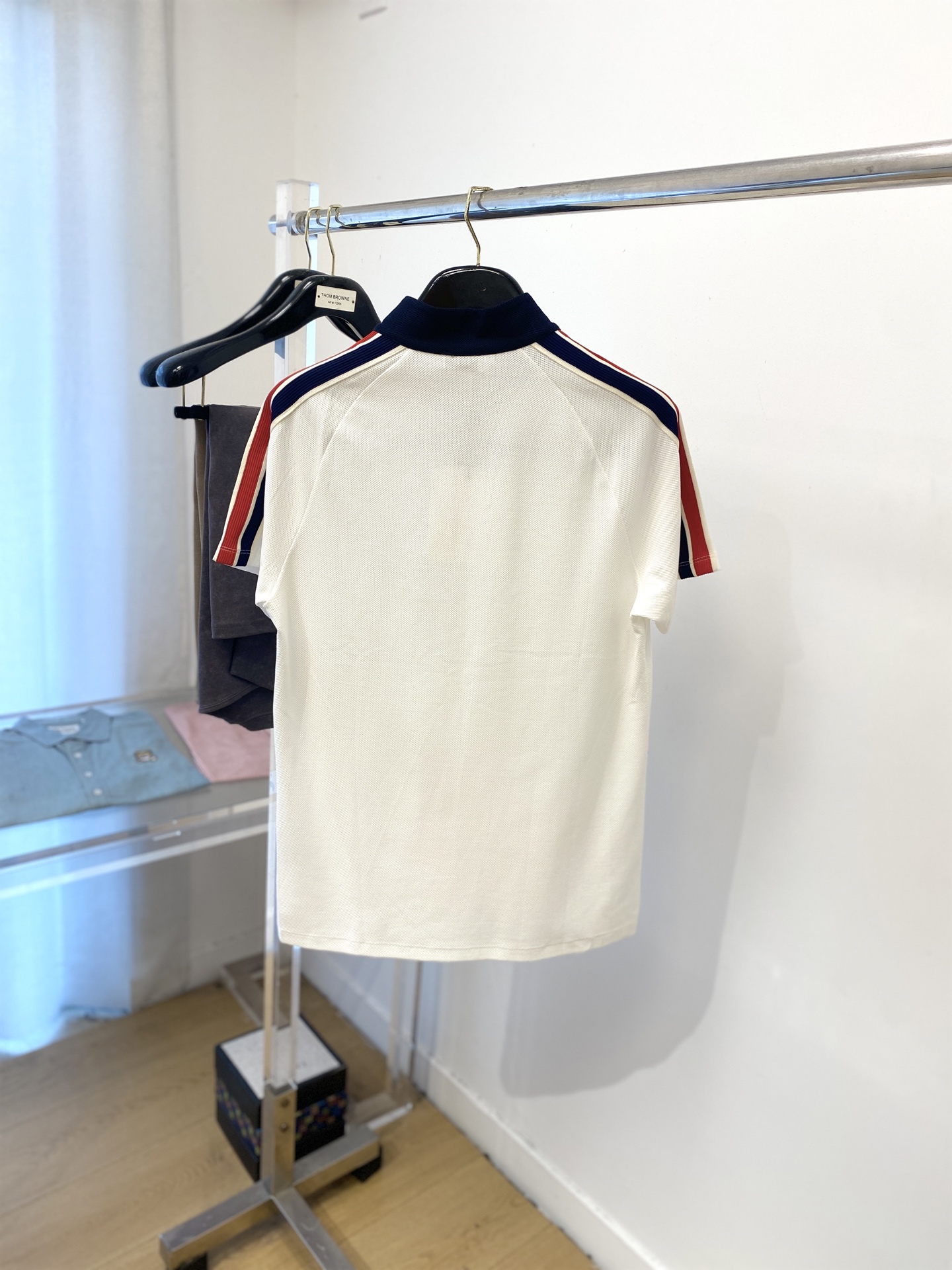 蒙口、2025最新款短袖T恤，帅气时尚，胸前刺绣装饰图案logo，简约百搭款。面料棉 不仅挺括，保持潮流