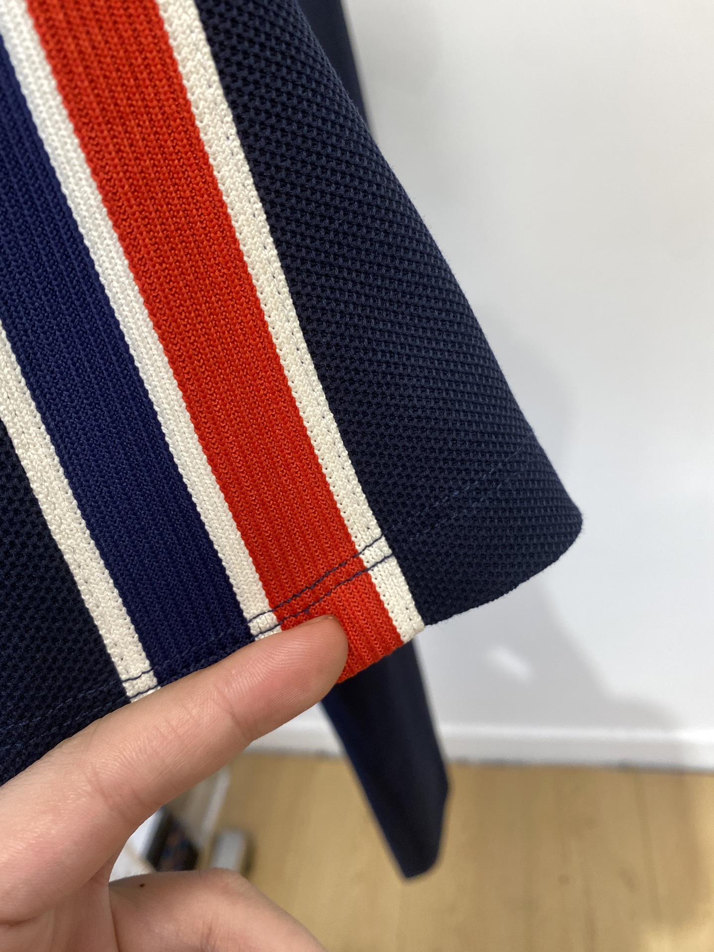 蒙口、2025最新款短袖T恤，帅气时尚，胸前刺绣装饰图案logo，简约百搭款。面料棉 不仅挺括，保持潮流