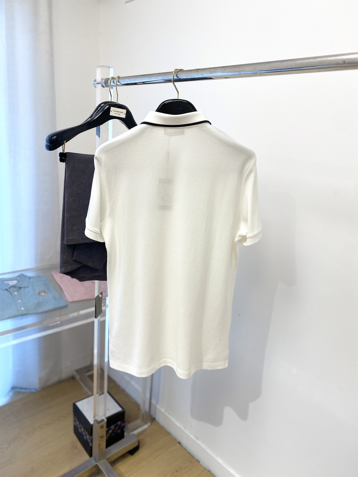 阿玛尼、2025最新款短袖T恤，帅气时尚，胸前精致刺绣字母图案logo，简约百搭款。面料棉 不仅挺括，保