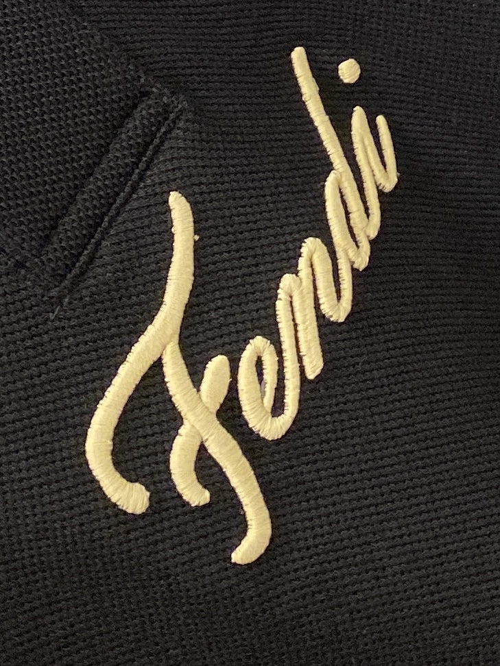 芬迪、2025最新款短袖T恤，帅气时尚，胸口精致刺绣字母logo，简约百搭款。面料棉 不仅挺括，保持潮流