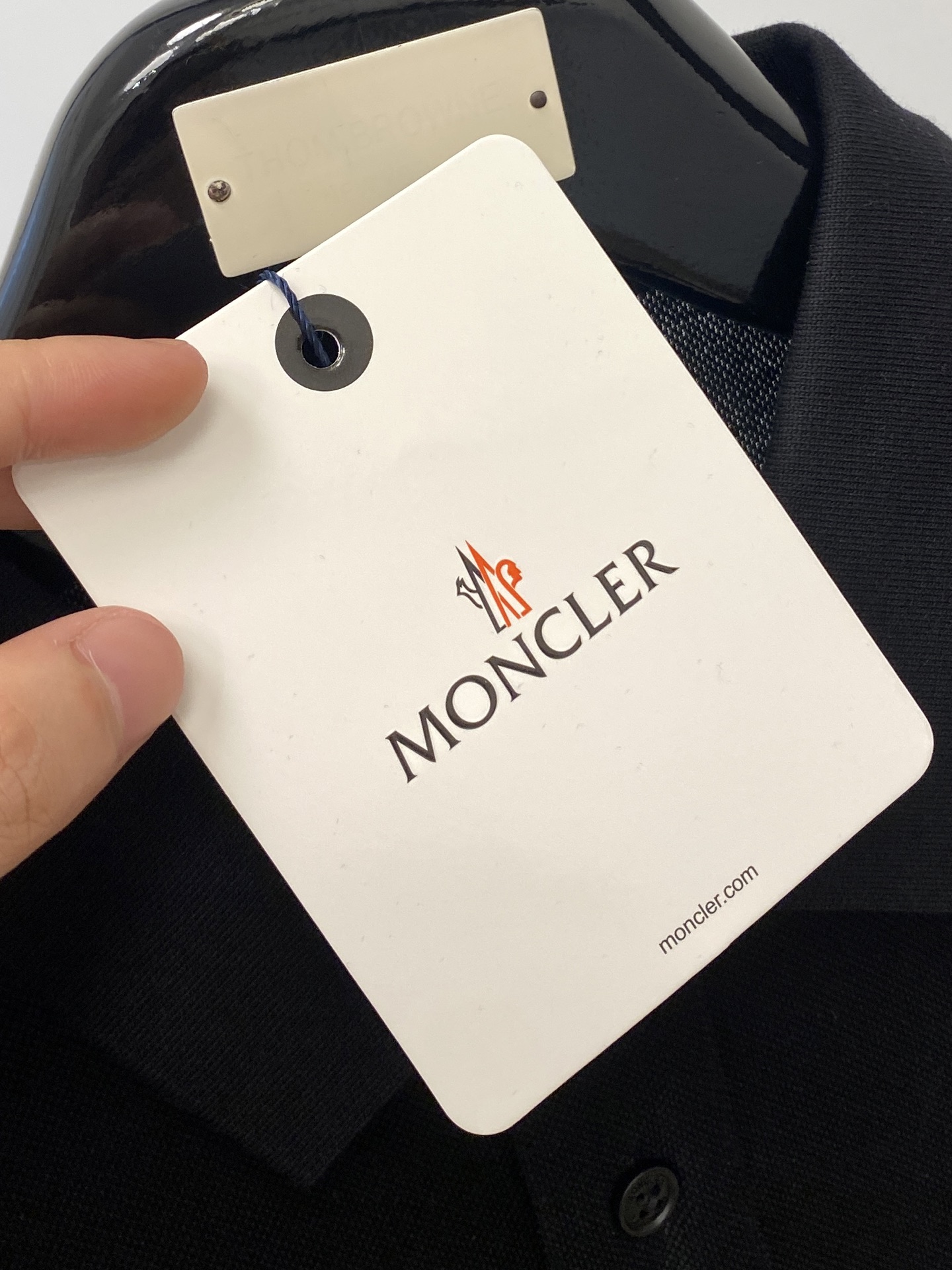 蒙口、2025最新款短袖T恤，帅气时尚，胸去精致刺绣字母logo，简约百搭款。面料棉 不仅挺括，保持潮流