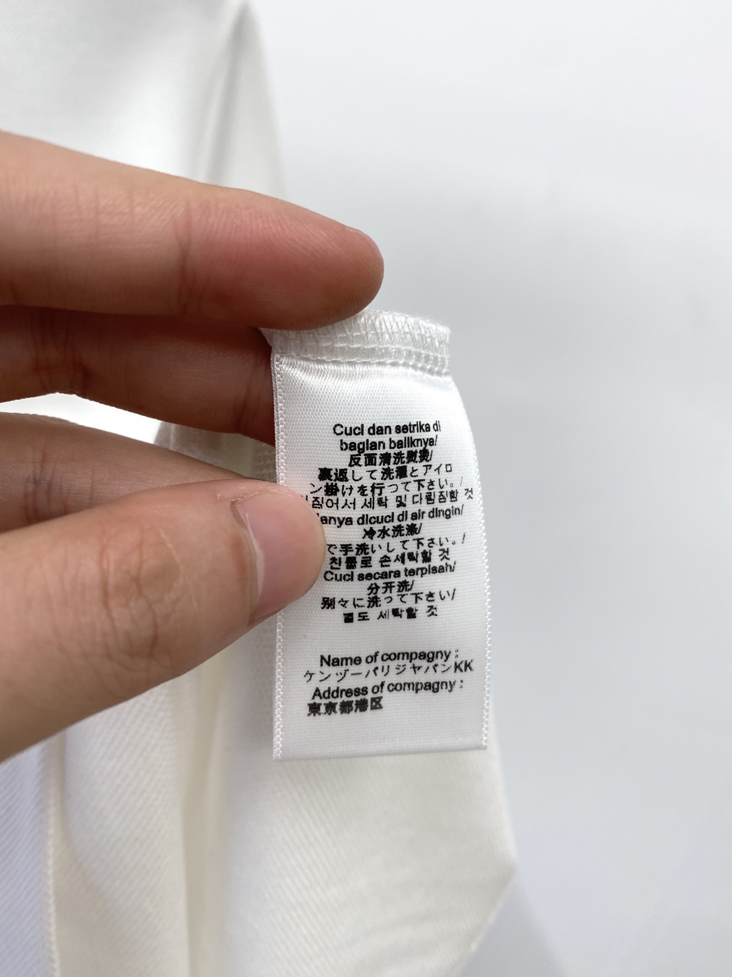 蒙口、2025最新款短袖T恤，帅气时尚，胸去精致刺绣字母logo，简约百搭款。面料棉 不仅挺括，保持潮流