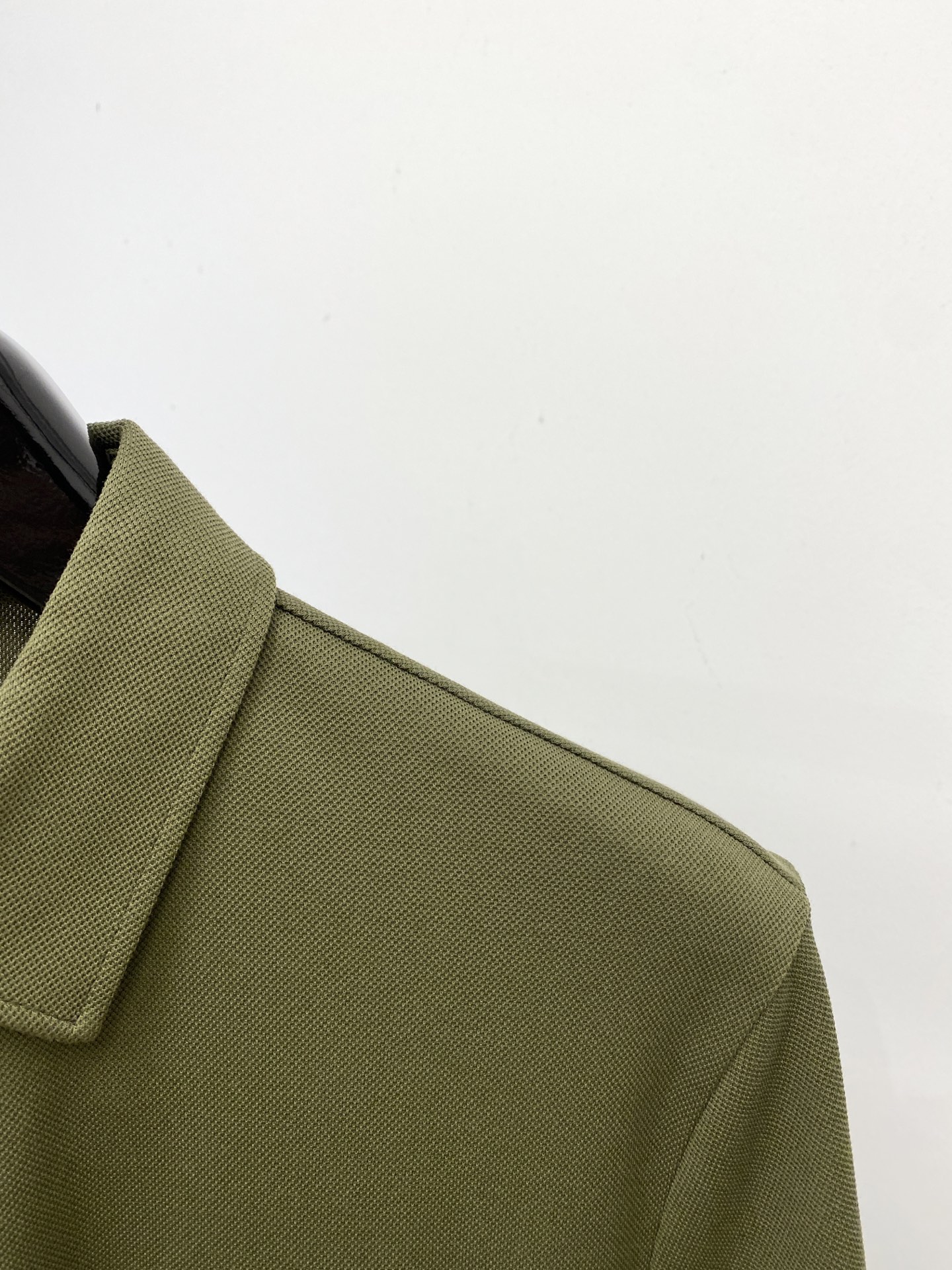 Buomi 时尚潮牌、2025最新款短袖T恤，帅气时尚，胸前精致刺绣图案字母logo，简约百搭款。面料棉