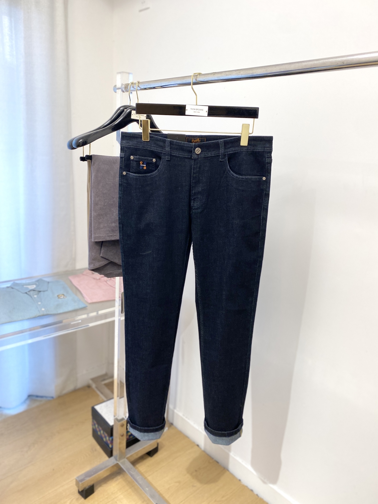 Emass 2025 Latest Synchronized Cabinets and Water-Washing Leisure Jeans Collection - 图片 2