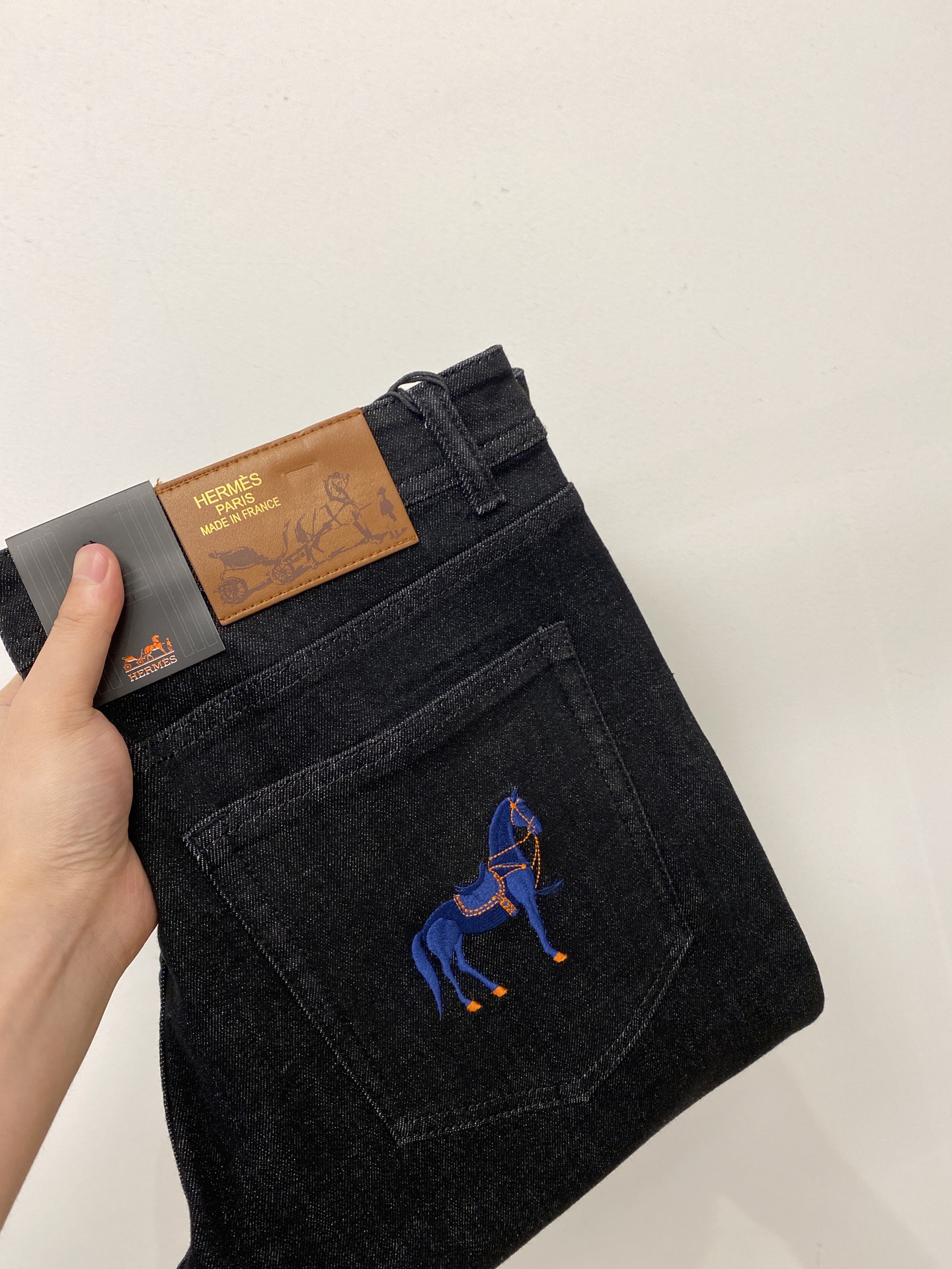 Emass 2025 Latest Products: Synchronized Cabinets, Leisure Jeans with Original Water-washing Fabrics - 图片 1