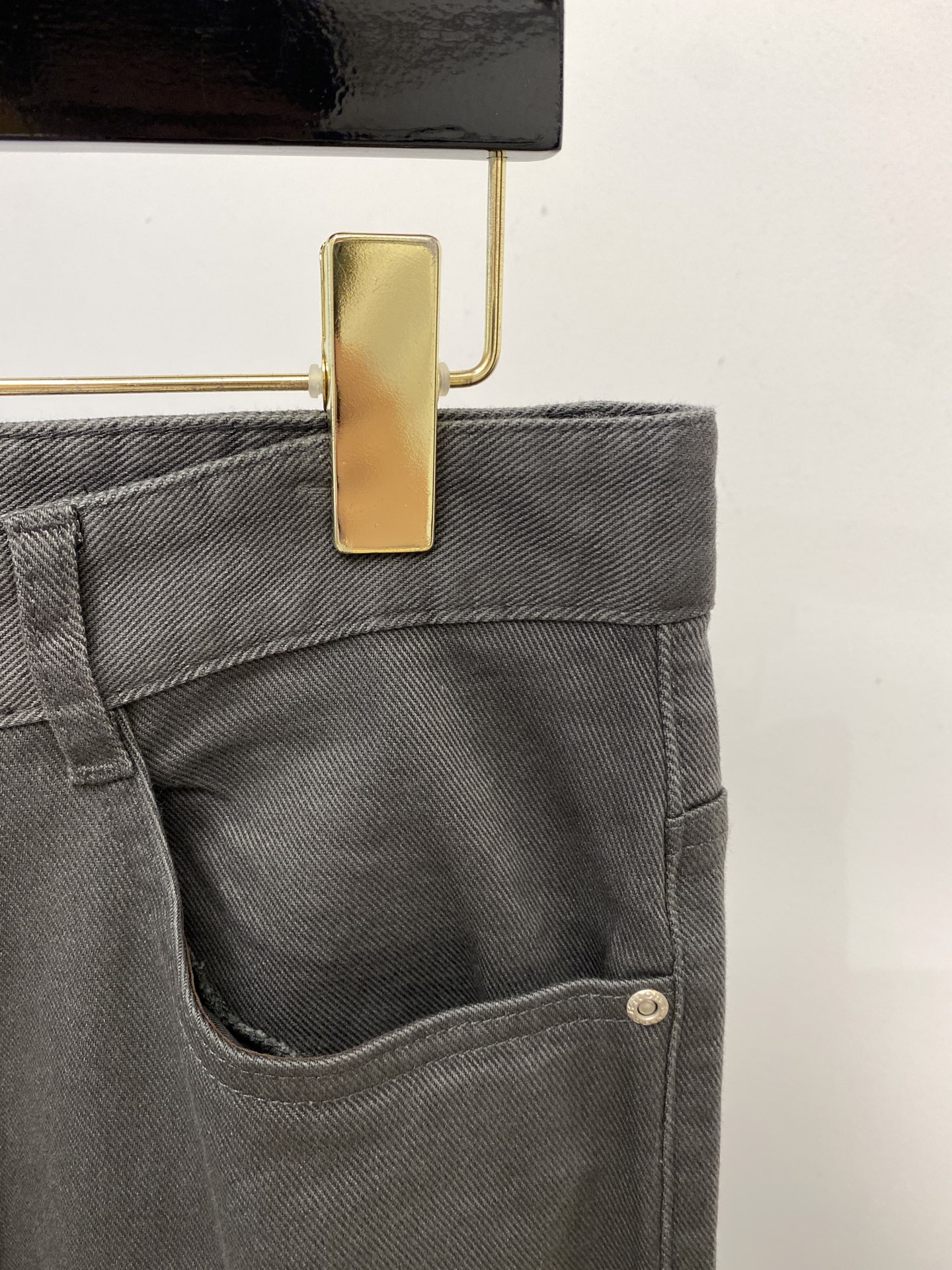 Kiton 2025 Latest Water-Washed Recreational Jeans with Original Hardware and Comfort. - 图片 4