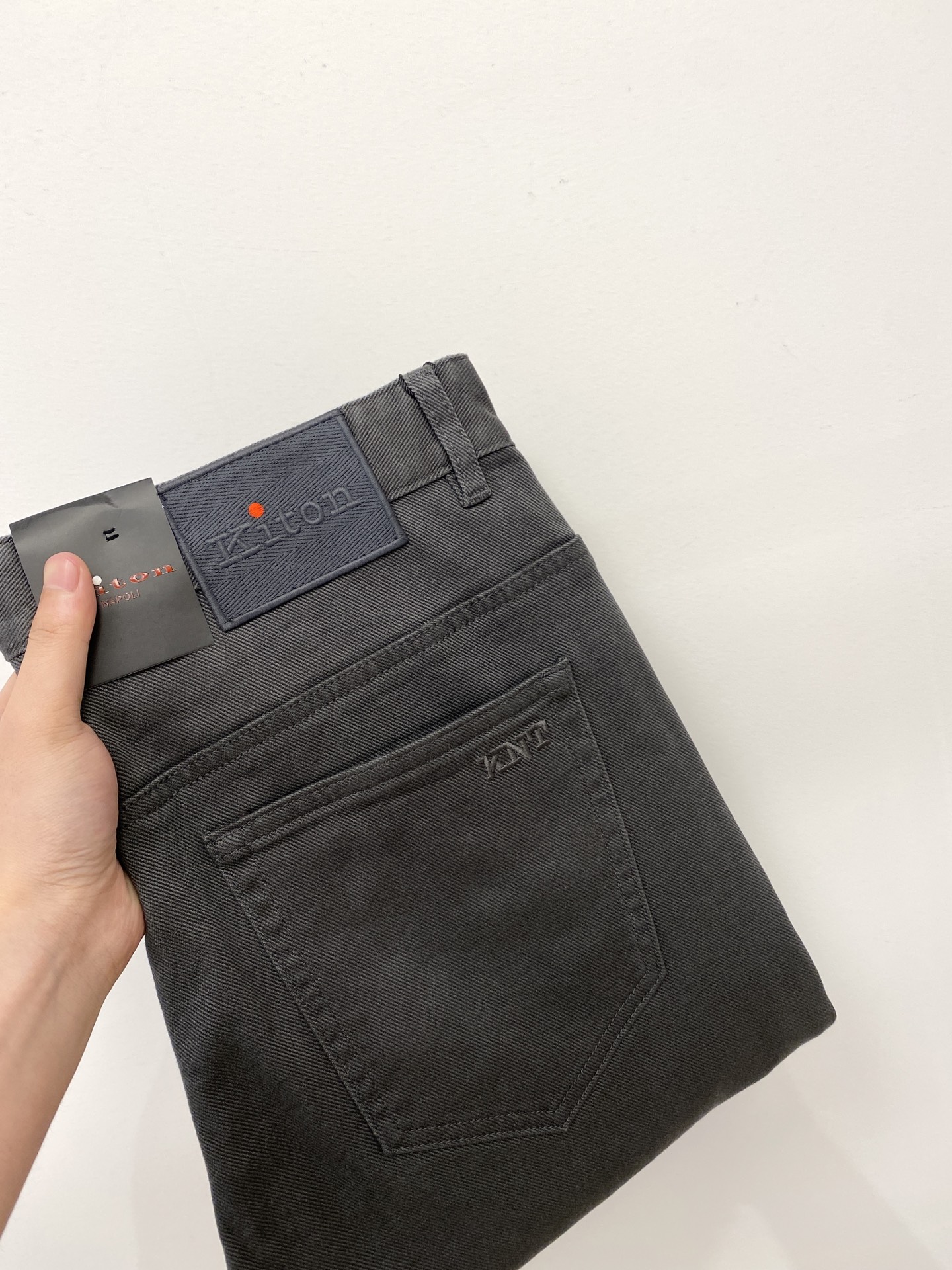 Kiton 2025 Latest Water-Washed Recreational Jeans with Original Hardware and Comfort.