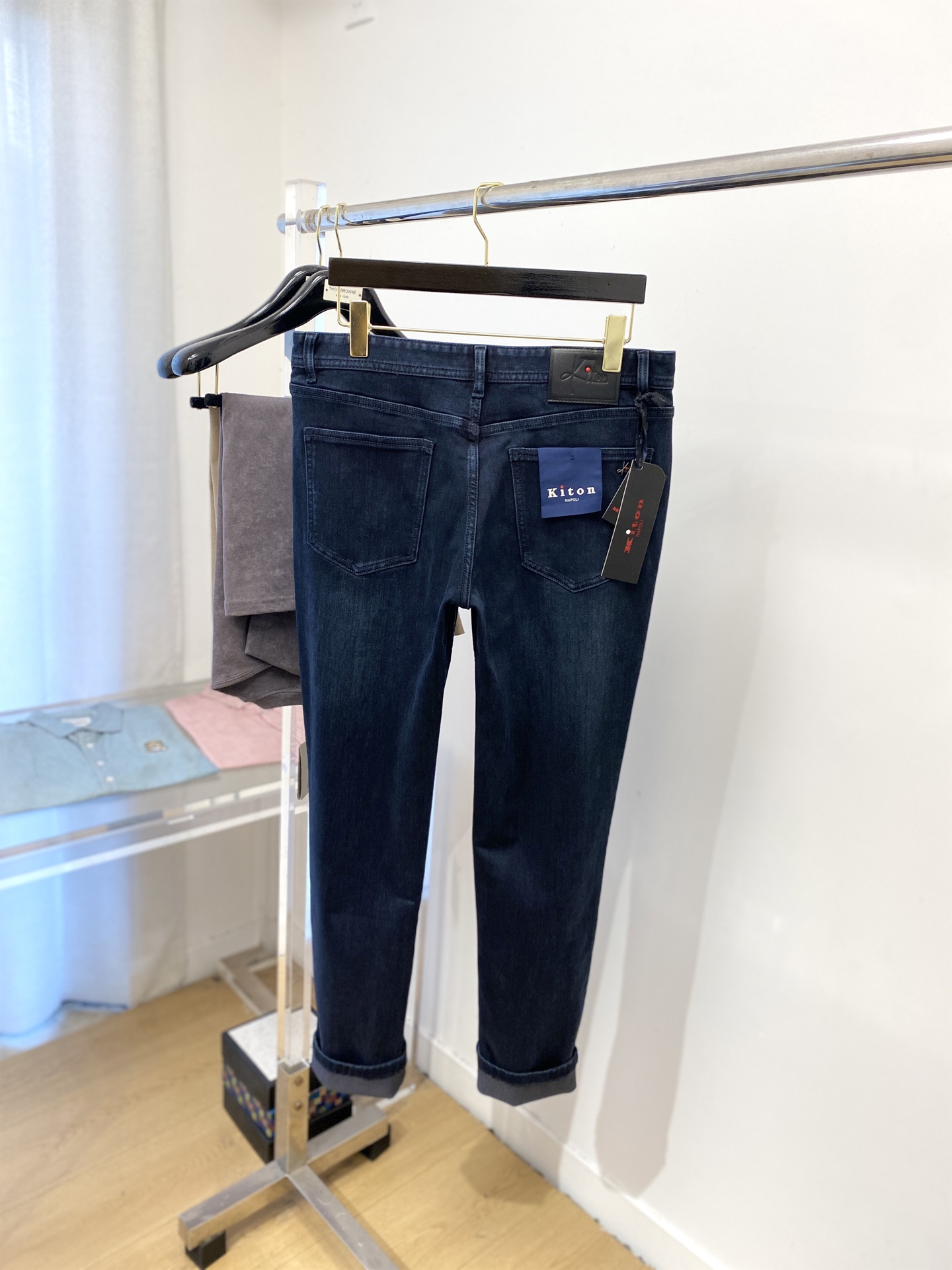 2025 Latest Kiton Recreational Jeans with Water-Washed Fabric and Original Hardware Decorator Logo - 图片 9