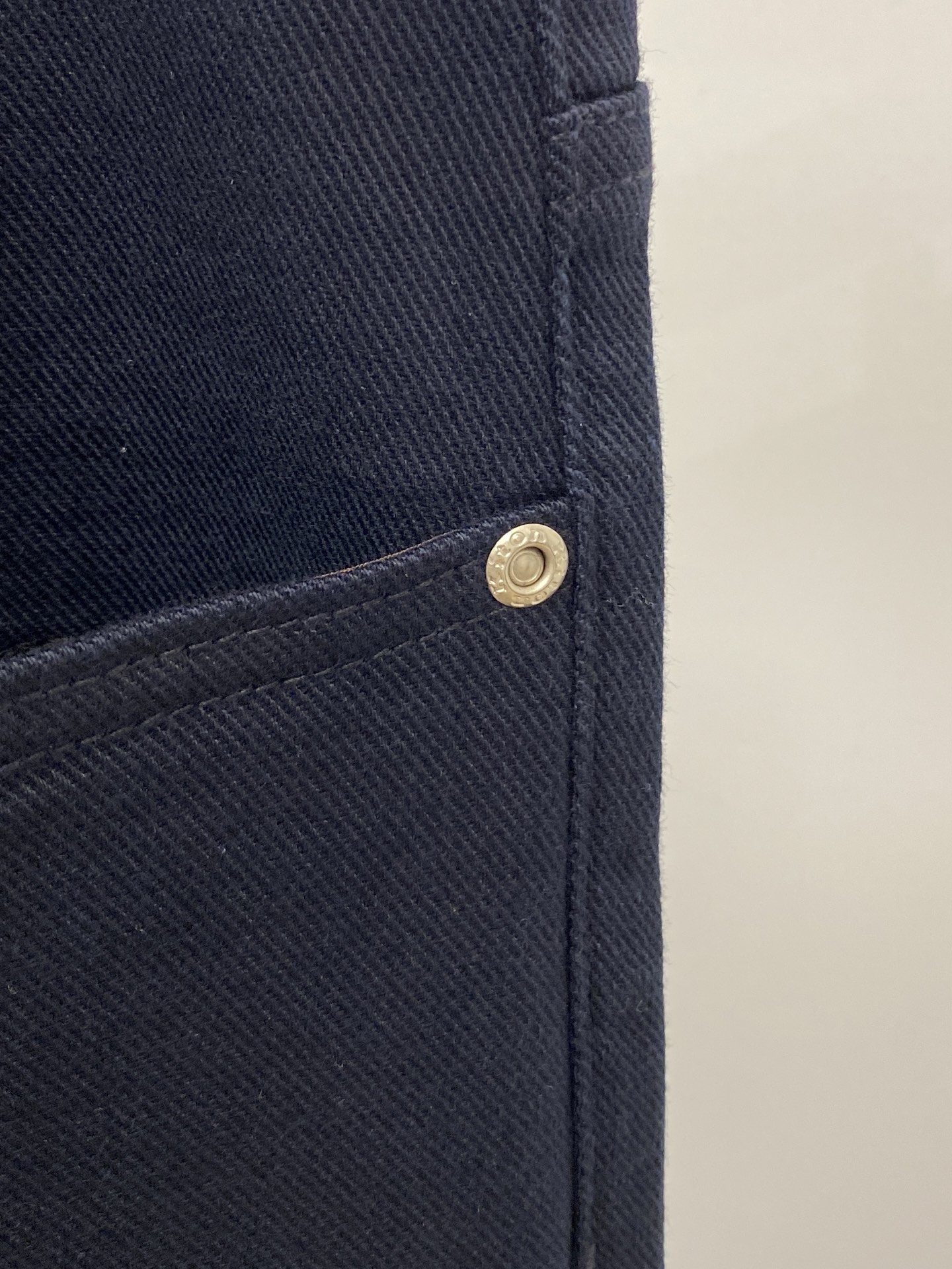 “Kiton 2025 Latest Water-Washed Recreational Jeans: Comfort, Elasticity, and Style” - 图片 5