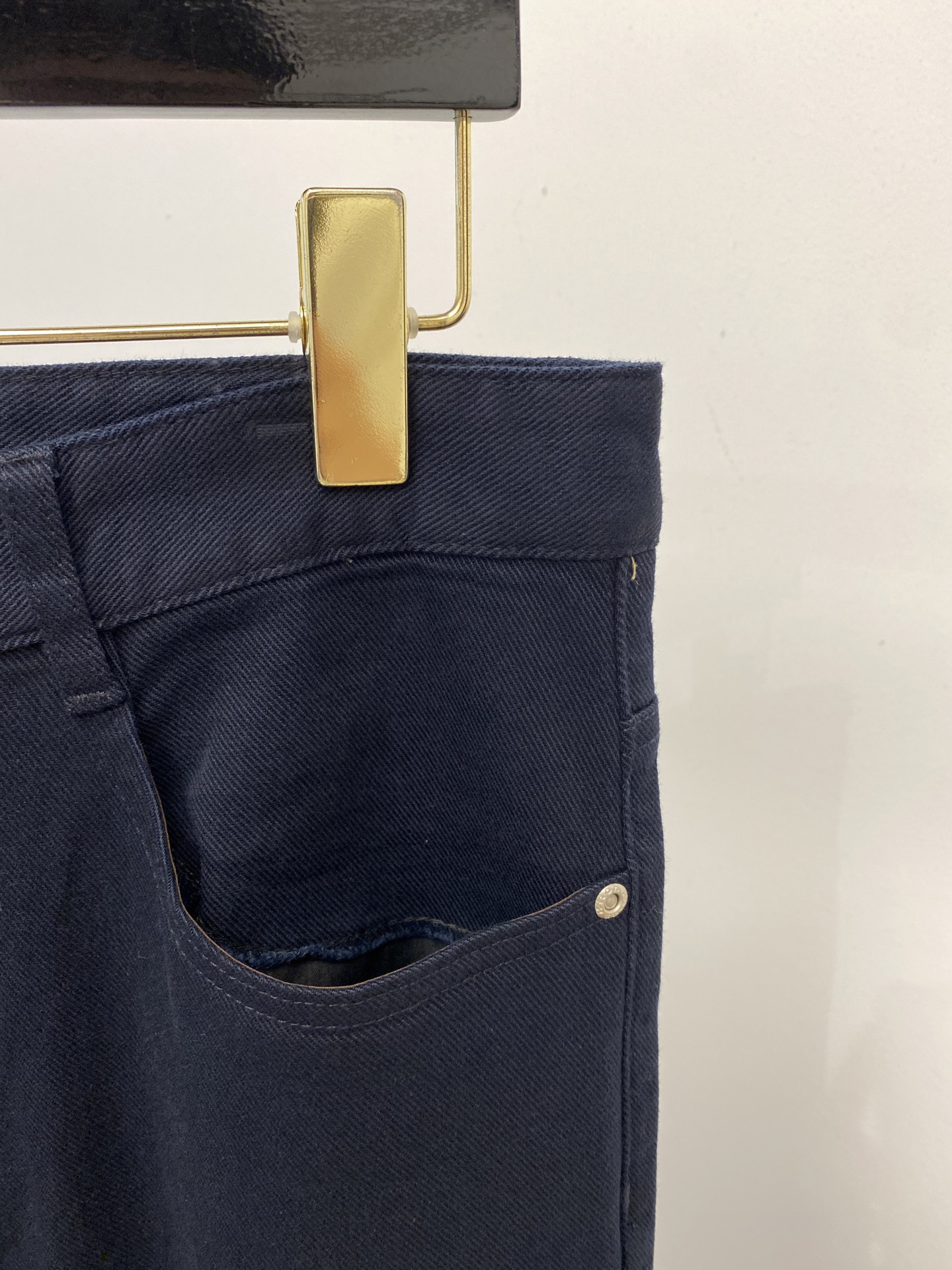 “Kiton 2025 Latest Water-Washed Recreational Jeans: Comfort, Elasticity, and Style” - 图片 4