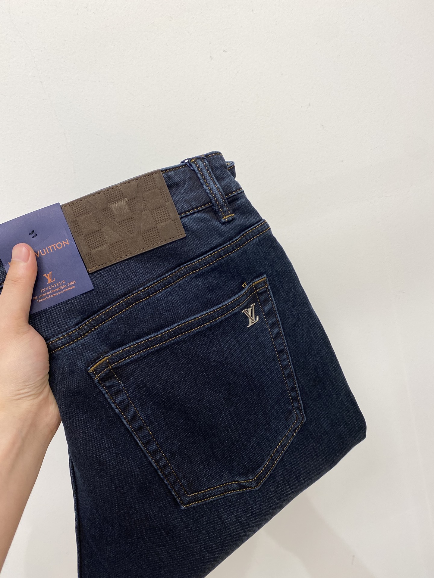 NO:475461,LV, 2025 latest products, special counters are available at the same time, original singles, washable casual jeans, imported original washable elastic fabric, comfortable and elastic, original hardware and auxiliary decorative logo, super positive style, extremely high grade, counter quality, fashionable and stylish upper body, 29-38,, louis vuitton, jeans, alexander wang19860909LV、2025最新品,专柜同步有售,原单狠货,水洗休闲牛仔裤,进口原版水洗弹力面料,舒适有弹性,原版五金辅料装饰logo,版型超正,档次极高,专柜品质,上身时尚有型,码数29-38,,louis vuitton,jeans,alexander wang,Men's clothing