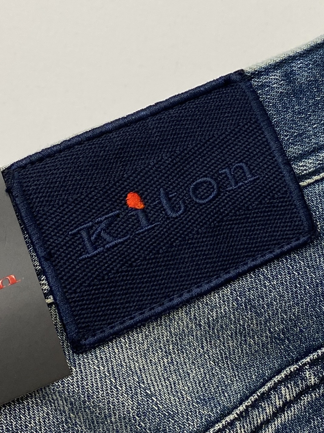 Kiton 2025 Latest Recreational Jeans: Water-Washed Fabric, Comfort, Original Hardware, Top-Fashion Quality - 图片 8