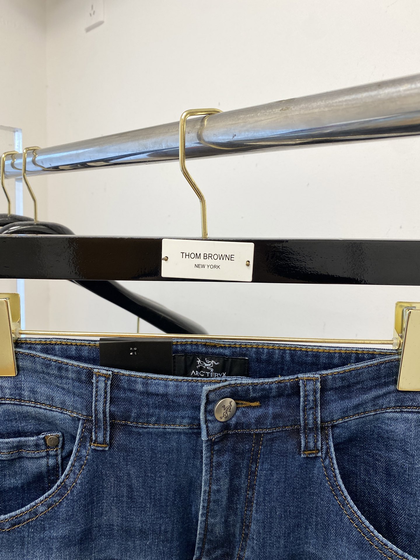 2025 Latest Original Jeans: High Quality, Fashionable, Comfortable, and Hot! - 图片 3