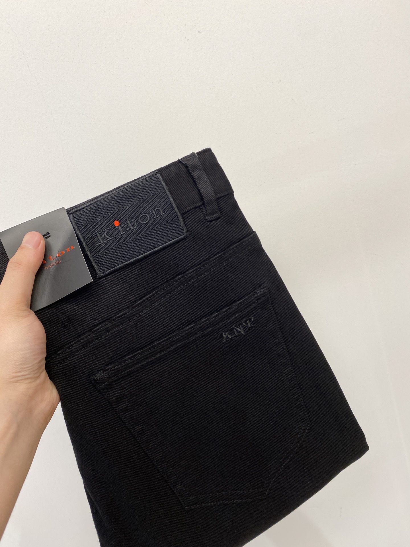 NO:472923,Kiton, 2025 latest products, special counters are available at the same time, original singles, washable casual jeans, imported original washable elastic fabric, comfortable and elastic, original hardware and auxiliary decorative logo, super positive style, extremely high grade, counter quality, fashionable and stylish upper body, 29-38, jeans, alexander wang19860909Kiton、2025最新品,专柜同步有售,原单狠货,水洗休闲牛仔裤,进口原版水洗弹力面料,舒适有弹性,原版五金辅料装饰logo,版型超正,档次极高,专柜品质,上身时尚有型,码数29-38,,jeans,alexander wang,Men's clothing