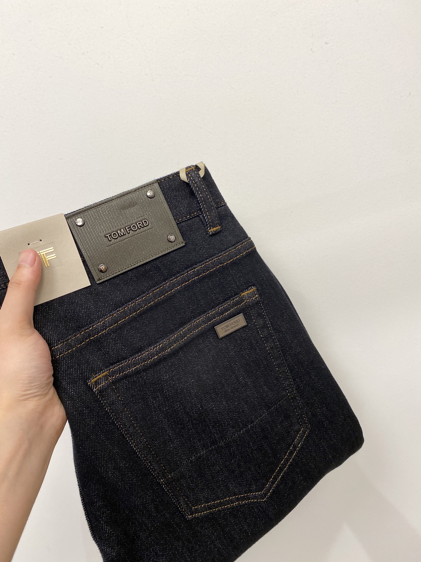 NO:472927,TF, 2025 latest products, special counters are available at the same time, original single-purpose goods, water-washed casual jeans, imported original washing elastic fabric, comfortable and elastic, original hardware and auxiliary decorative logo, super positive style, extremely high grade, counter quality, fashionable and stylish upper body, 29-38,,tom ford, jeans, alexander wang19860909TF、2025最新品,专柜同步有售,原单狠货,水洗休闲牛仔裤,进口原版水洗弹力面料,舒适有弹性,原版五金辅料装饰logo,版型超正,档次极高,专柜品质,上身时尚有型,码数29-38,,tom ford,jeans,alexander wang,Men's clothing