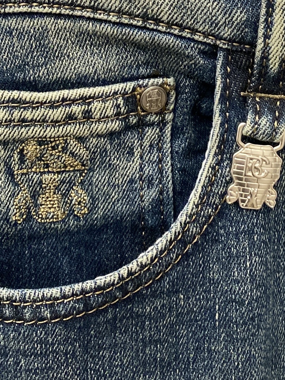 Brunello Cucinelli 2025 Latest Jeans Collection: Original Water-Washing Fabric and Hardware Details - 图片 5