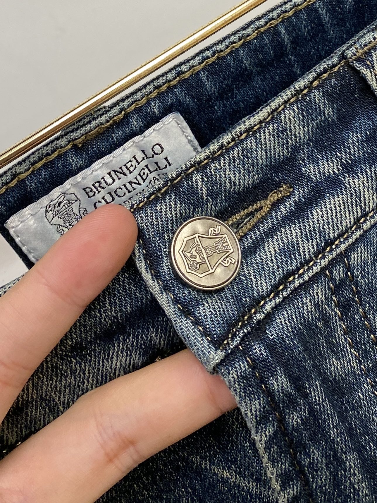 Brunello Cucinelli 2025 Latest Jeans Collection: Original Water-Washing Fabric and Hardware Details - 图片 6