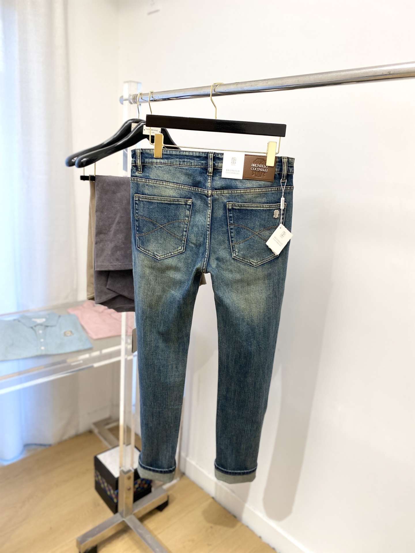 Brunello Cucinelli 2025 Latest Jeans Collection: Original Water-Washing Fabric and Hardware Details - 图片 9