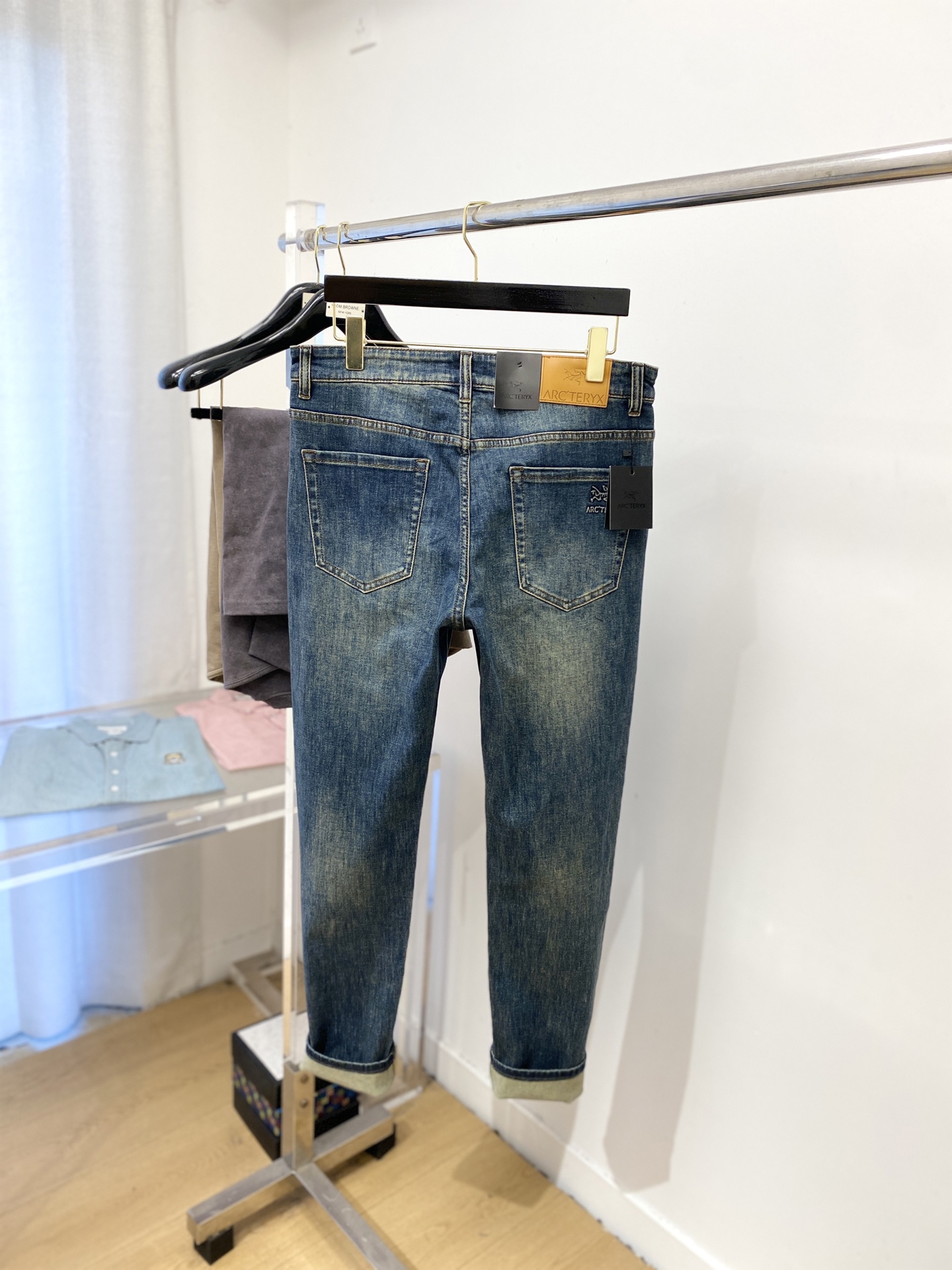2025 Latest Original Jeans with High Quality and Fashionable Designs - 图片 9