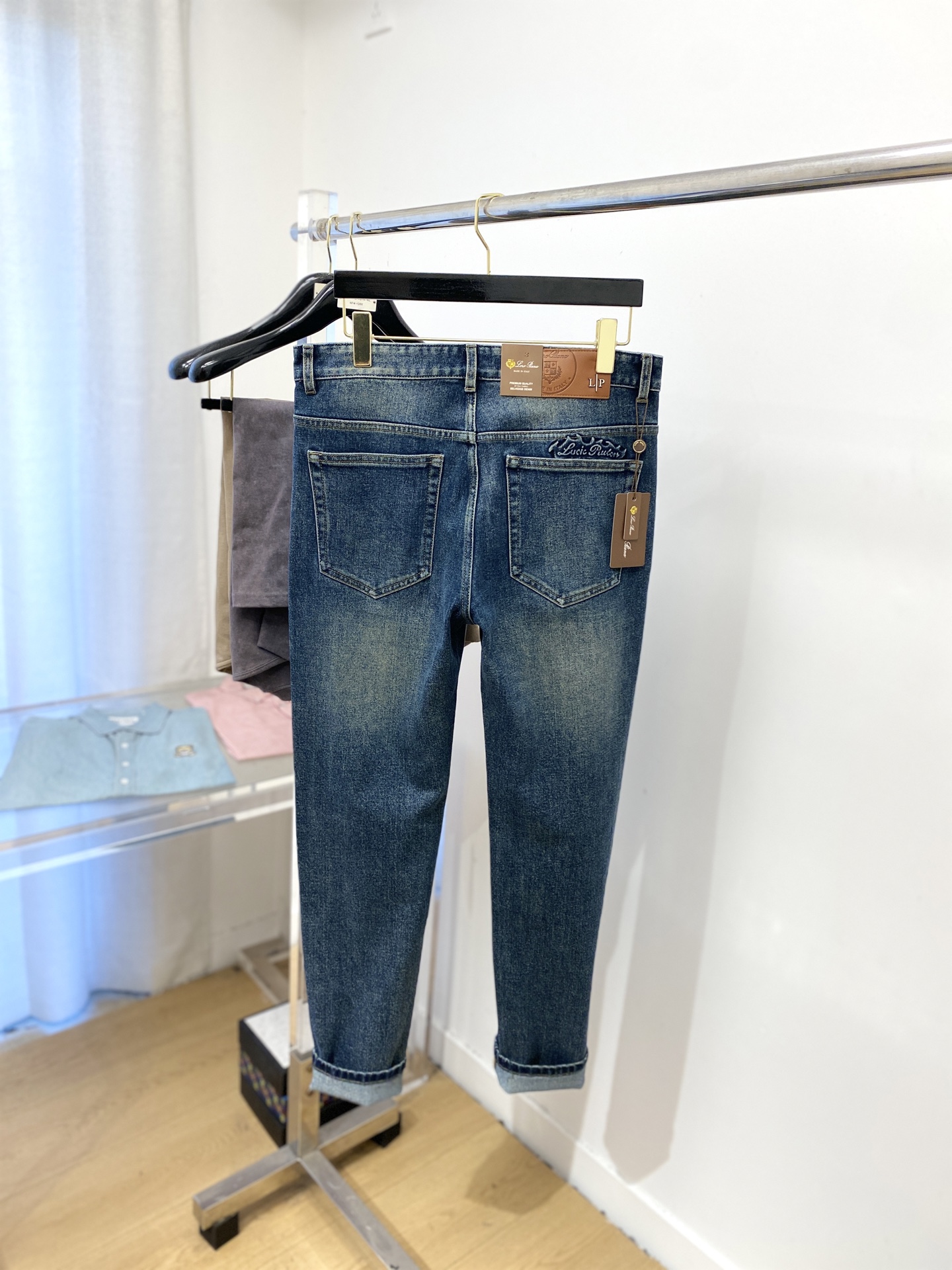 Fashionable Water-Cleaning Jeans with Original Fabric and Hardware: L.P. 2025 Collection - 图片 9