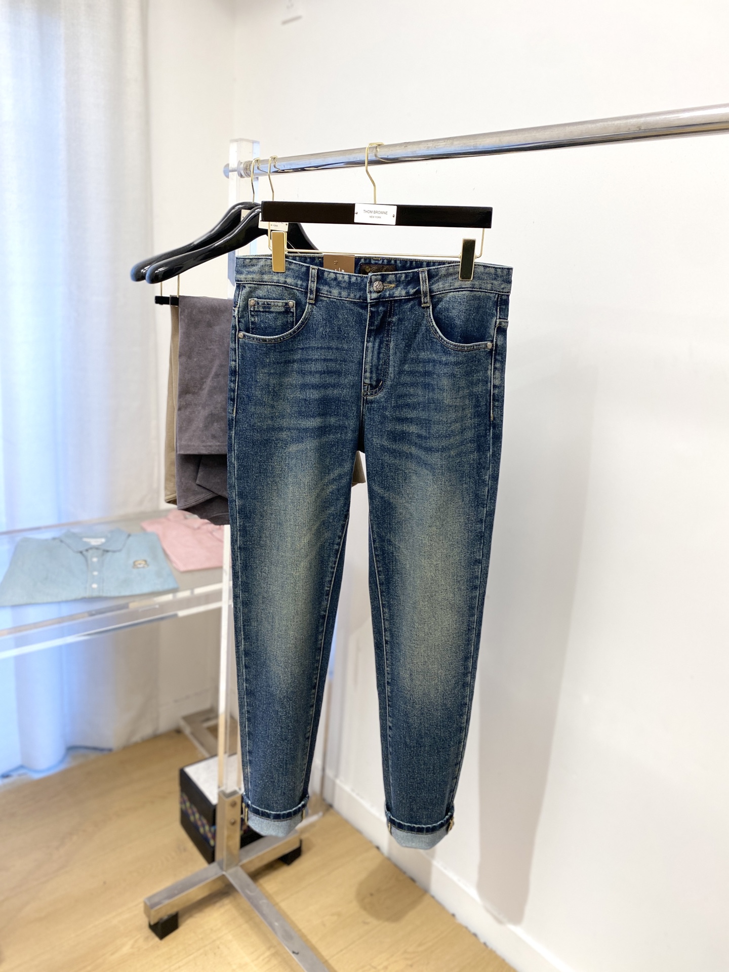 Fashionable Water-Cleaning Jeans with Original Fabric and Hardware: L.P. 2025 Collection - 图片 2