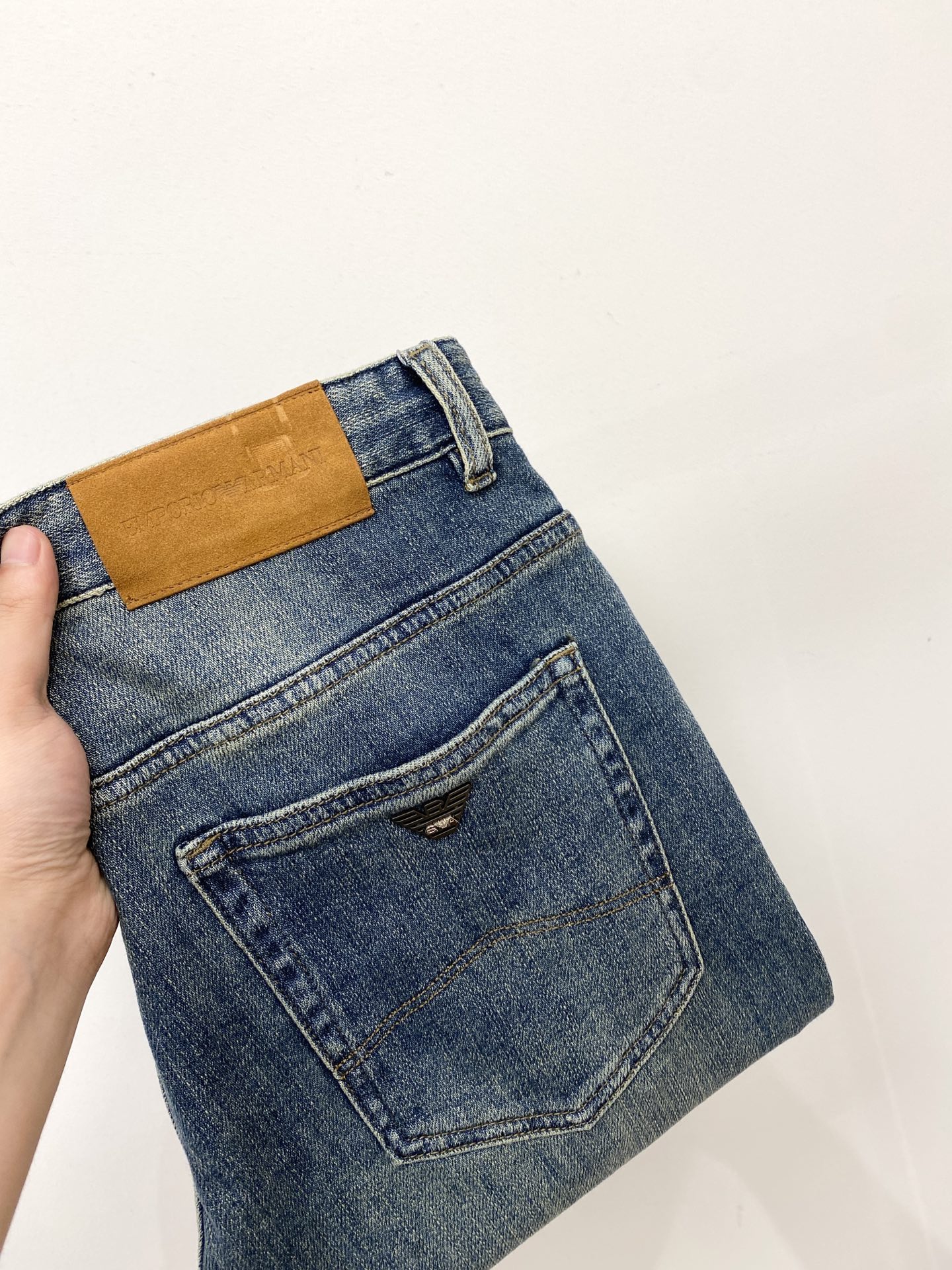 NO:472952,Armani, 2025 latest products, special counters are available at the same time, original singles, washable casual jeans, imported original washable elastic fabric, comfortable and elastic, original hardware and auxiliary decorative logo, super positive style, extremely high grade, counter quality, fashionable and stylish upper body, 29-38,,armani, jeans, alexander wang19860909阿玛尼、2025最新品,专柜同步有售,原单狠货,水洗休闲牛仔裤,进口原版水洗弹力面料,舒适有弹性,原版五金辅料装饰logo,版型超正,档次极高,专柜品质,上身时尚有型,码数29-38,,armani,jeans,alexander wang,Men's clothing