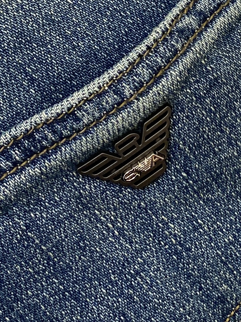 2025 Latest Single-Handed Water-Washed Jeans with Original Fabrics and Hardware - 图片 8