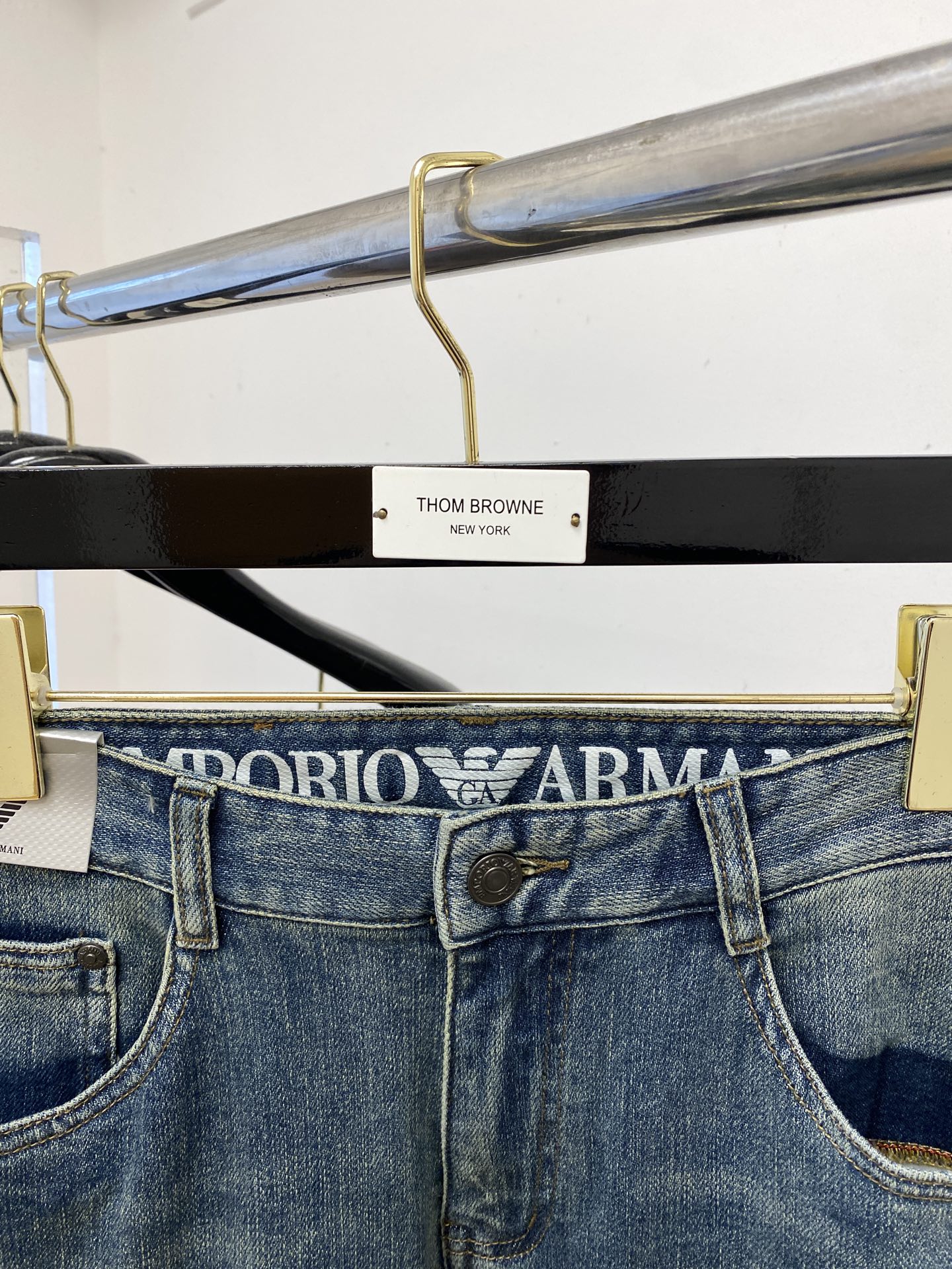 2025 Latest Single-Handed Water-Washed Jeans with Original Fabrics and Hardware - 图片 3