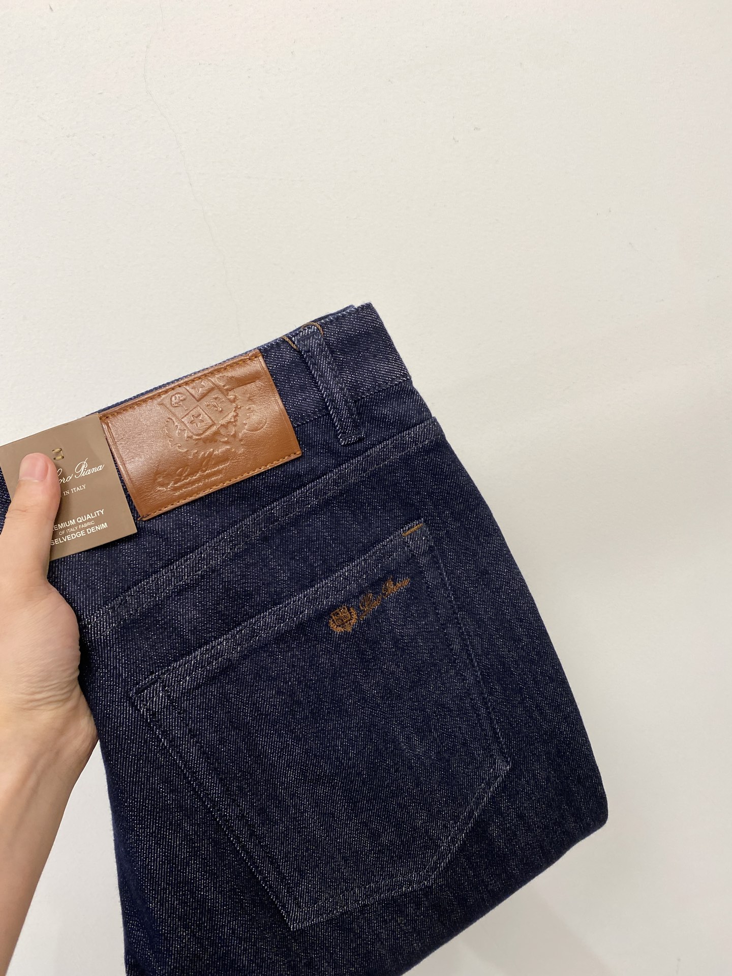 NO:467322,LP, 2025 latest products, special counters are available at the same time, original single-order goods, water-washed casual jeans, imported original washing elastic fabric, comfortable and elastic, original hardware and auxiliary decorative logo, super positive style, extremely high grade, counter quality, fashionable and stylish upper body, 29-38, loro piano, jeans, alexander wang19860909LP、2025最新品,专柜同步有售,原单狠货,水洗休闲牛仔裤,进口原版水洗弹力面料,舒适有弹性,原版五金辅料装饰logo,版型超正,档次极高,专柜品质,上身时尚有型,码数29-38,,loro piana,jeans,alexander wang,Men's clothing