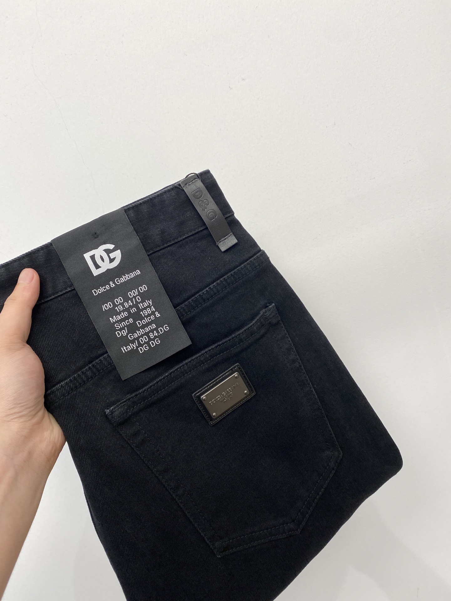 NO:467336,DG, 2025 latest products, special counters are available at the same time, original singles, washable casual jeans, imported original washable elastic fabric, comfortable and elastic, original hardware and auxiliary decorative logo, super positive style, extremely high grade, counter quality, fashionable and stylish upper body, 29-38, jeans, alexander wang19860909DG、2025最新品,专柜同步有售,原单狠货,水洗休闲牛仔裤,进口原版水洗弹力面料,舒适有弹性,原版五金辅料装饰logo,版型超正,档次极高,专柜品质,上身时尚有型,码数29-38,,jeans,alexander wang,Men's clothing