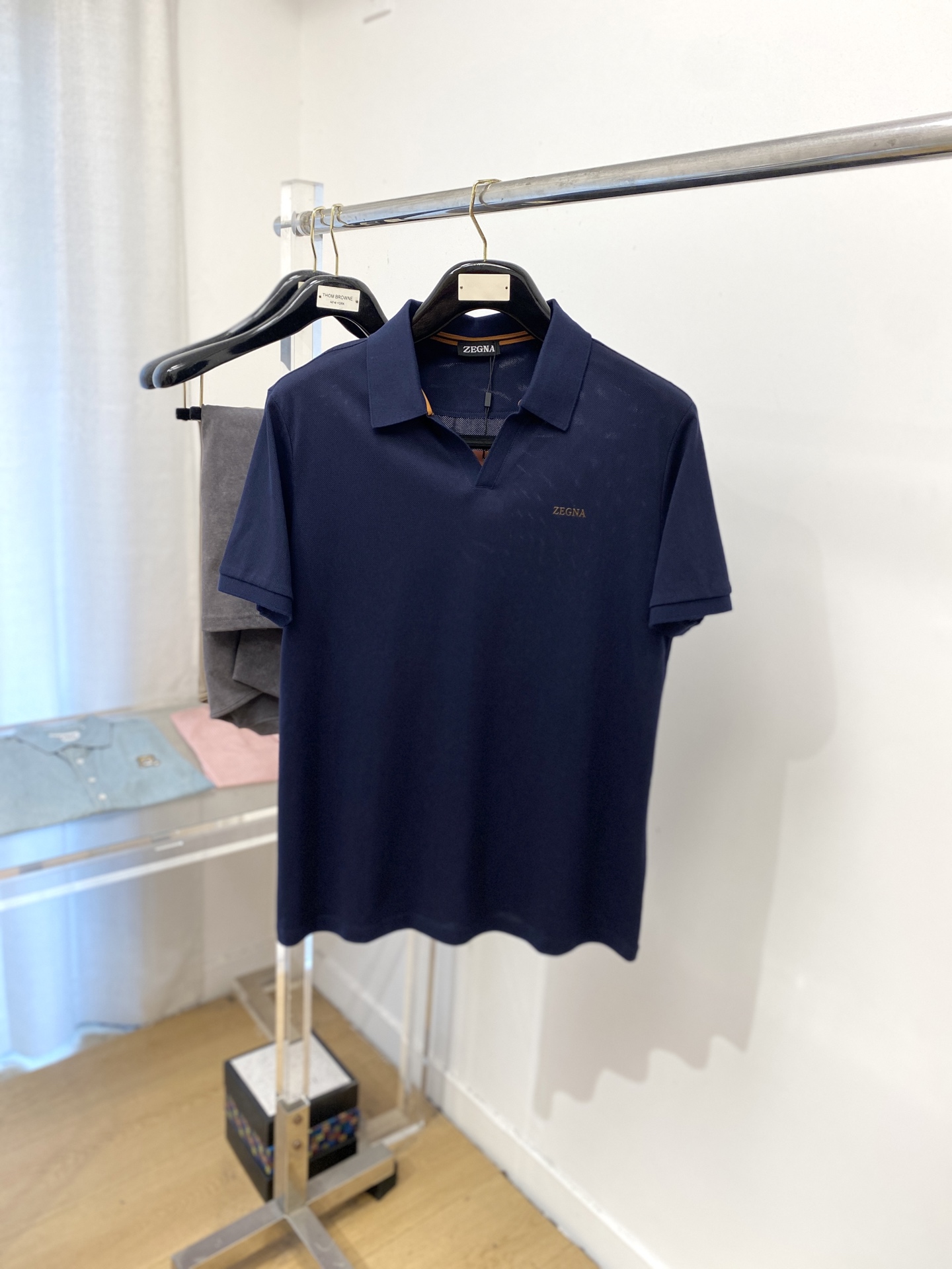 NO:461027,Zenia, 2025 new short-sleeved T-shirt, handsome and fashionable, top-grade printed letter logo on the chest, simple and versatile style. Fabric cotton is not only crisp, maintains the trendy silhouette, but also comfortable to wear, and the yarn is more delicate, the number M-3XL, zegna, T-shirt, tees, t-shirt, alexander wang19860909杰尼亚、2025新品短袖T恤,帅气时尚,胸前顶级印胶字母logo,简约百搭款.面料棉 不仅挺括,保持潮流的廓形,又穿着舒适,纱织更细腻,码数M-3XL,,zegna,T-shirt,tees，t-shirt,alexander wang,Men's clothing