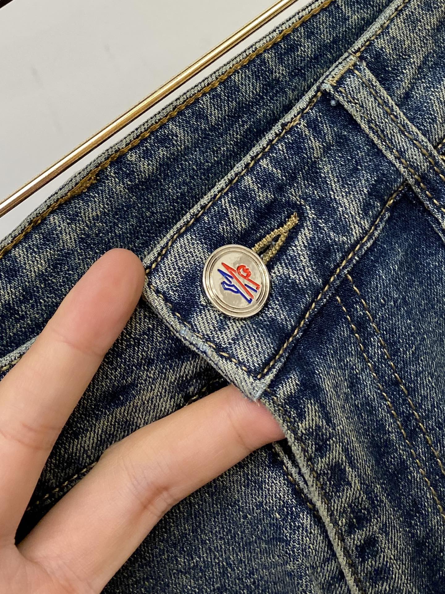 2025 Monk Cabinet Sale: Original Water-Wash Jeans with Comfort, Elasticity, and Hardware Decorations - 图片 6