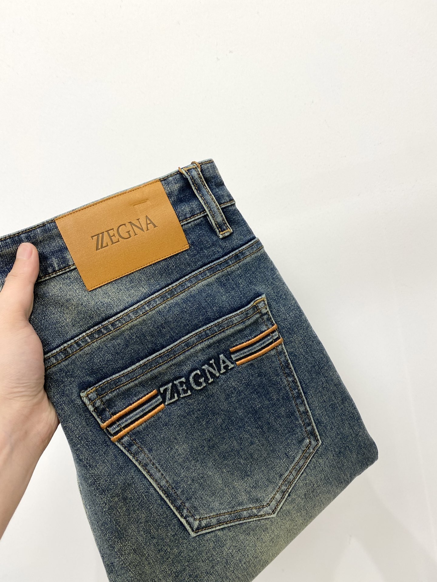 NO:460993,Jenia, 2025 latest products, special counters are available at the same time, original singles, washable casual jeans, imported original washable elastic fabric, comfortable and elastic, original hardware and auxiliary decorative logo, super positive style, extremely high grade, counter quality, fashionable and stylish upper body, 29-38, zegna, jeans, alexander wang19860909杰尼亚、2025最新品,专柜同步有售,原单狠货,水洗休闲牛仔裤,进口原版水洗弹力面料,舒适有弹性,原版五金辅料装饰logo,版型超正,档次极高,专柜品质,上身时尚有型,码数29-38,,zegna,jeans,alexander wang,Men's clothing