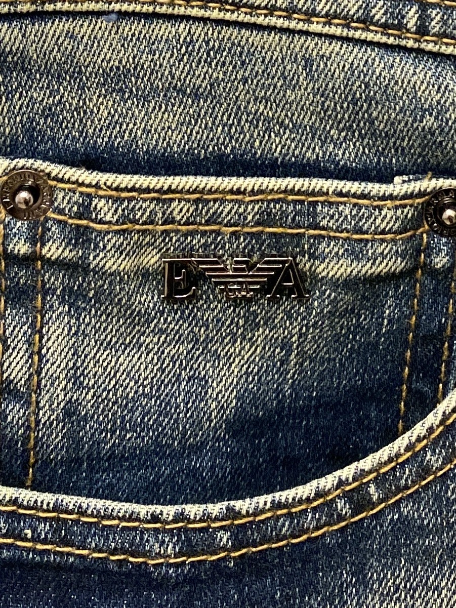 Amani 2025 Latest Products: Synchronized Cabinets, Water-Washing Jeans, Top Quality and Style - 图片 5