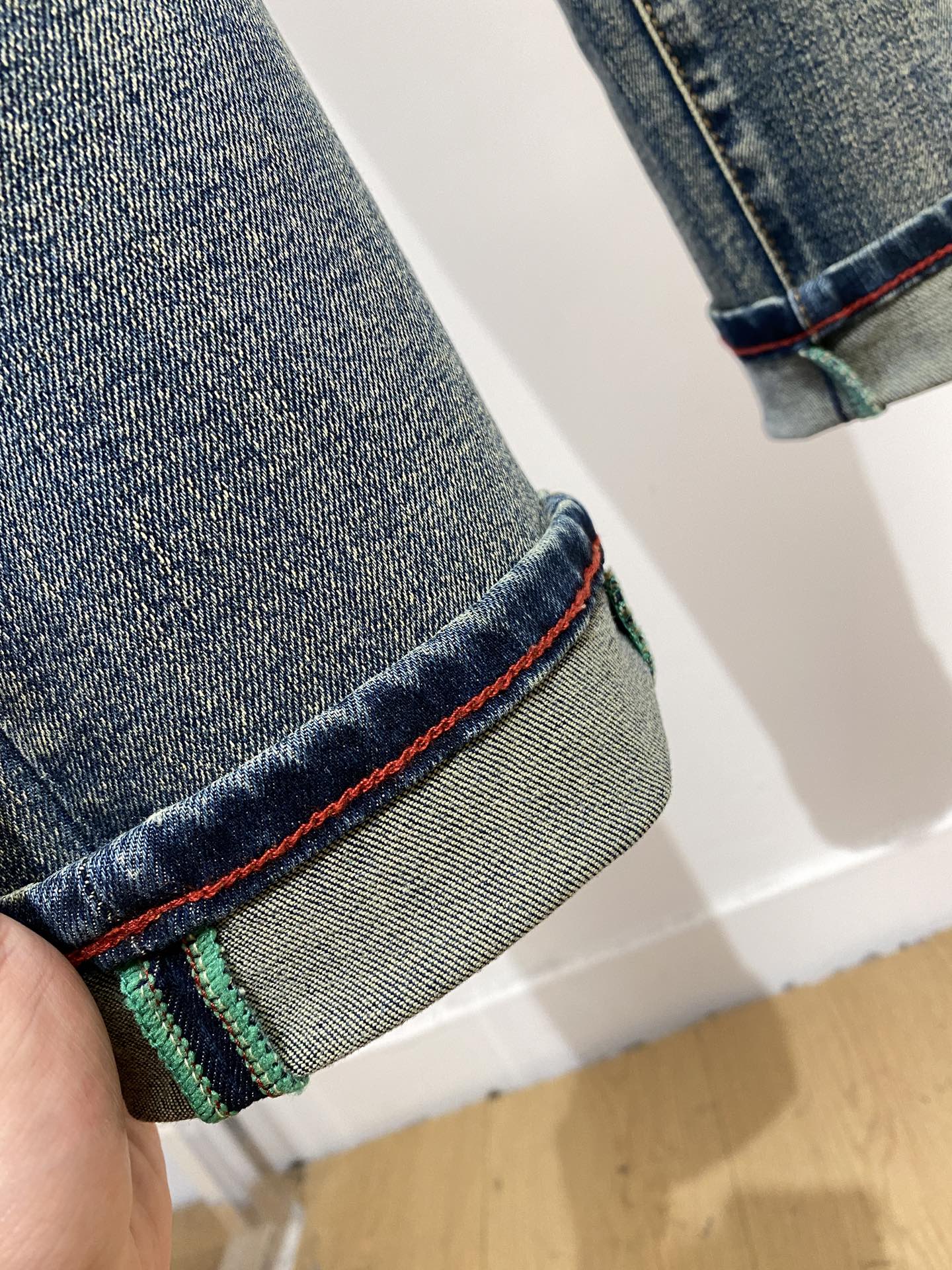 Amani 2025 Latest Products: Synchronized Cabinets, Water-Washing Jeans, Top Quality and Style - 图片 7