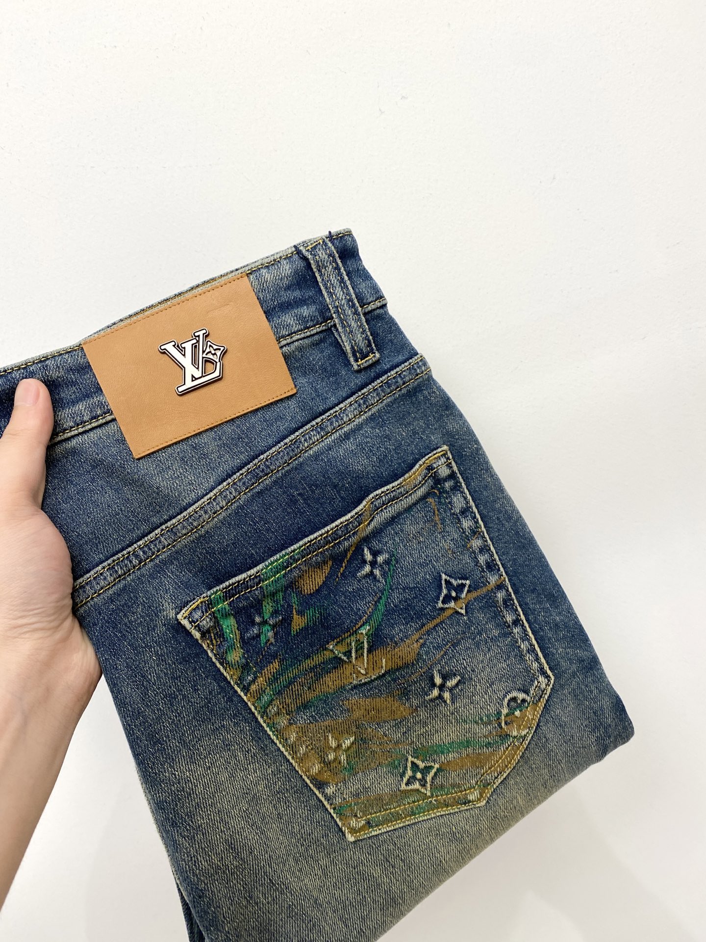 NO:460980,LV, 2025 latest products, special counters are available at the same time, original singles, washable casual jeans, imported original washing elastic fabric, comfortable and elastic, original hardware and auxiliary decorative logo, super positive style, extremely high grade, counter quality, fashionable and stylish upper body, 29-38,, louis vuitton, jeans, alexander wang19860909LV、2025最新品,专柜同步有售,原单狠货,水洗休闲牛仔裤,进口原版水洗弹力面料,舒适有弹性,原版五金辅料装饰logo,版型超正,档次极高,专柜品质,上身时尚有型,码数29-38,,louis vuitton,jeans,alexander wang,Men's clothing